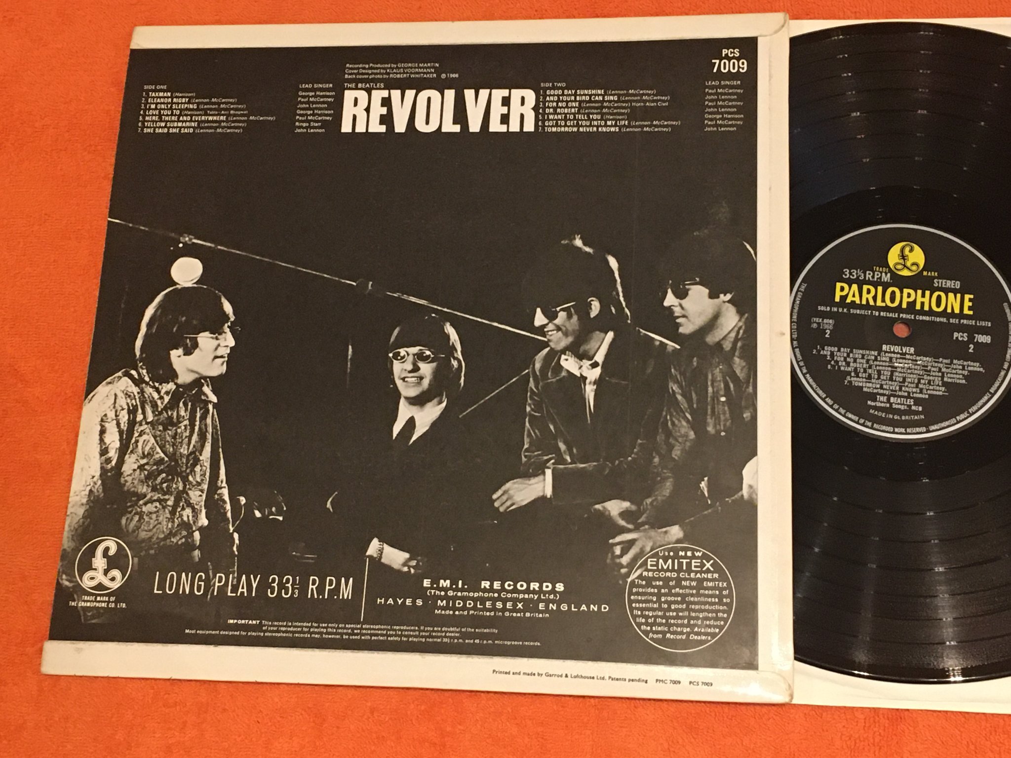 Omslagsbild för skivan THE BEATLES revolver LP -66 PARLOPHONE PCS 7009