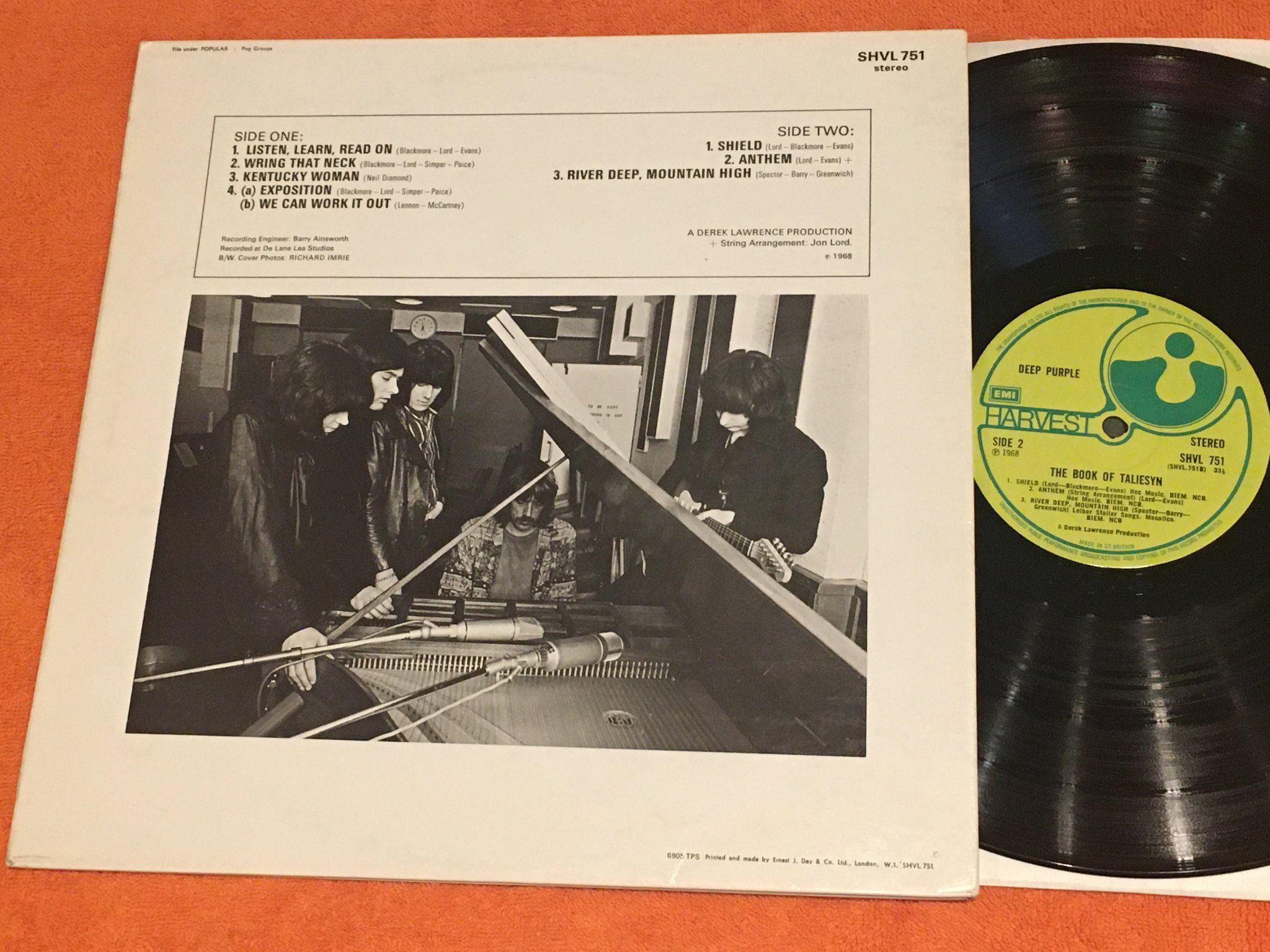 Omslagsbild för skivan DEEP PURPLE the book of taliesyn LP -66/71 UK HARVEST SHVL 751