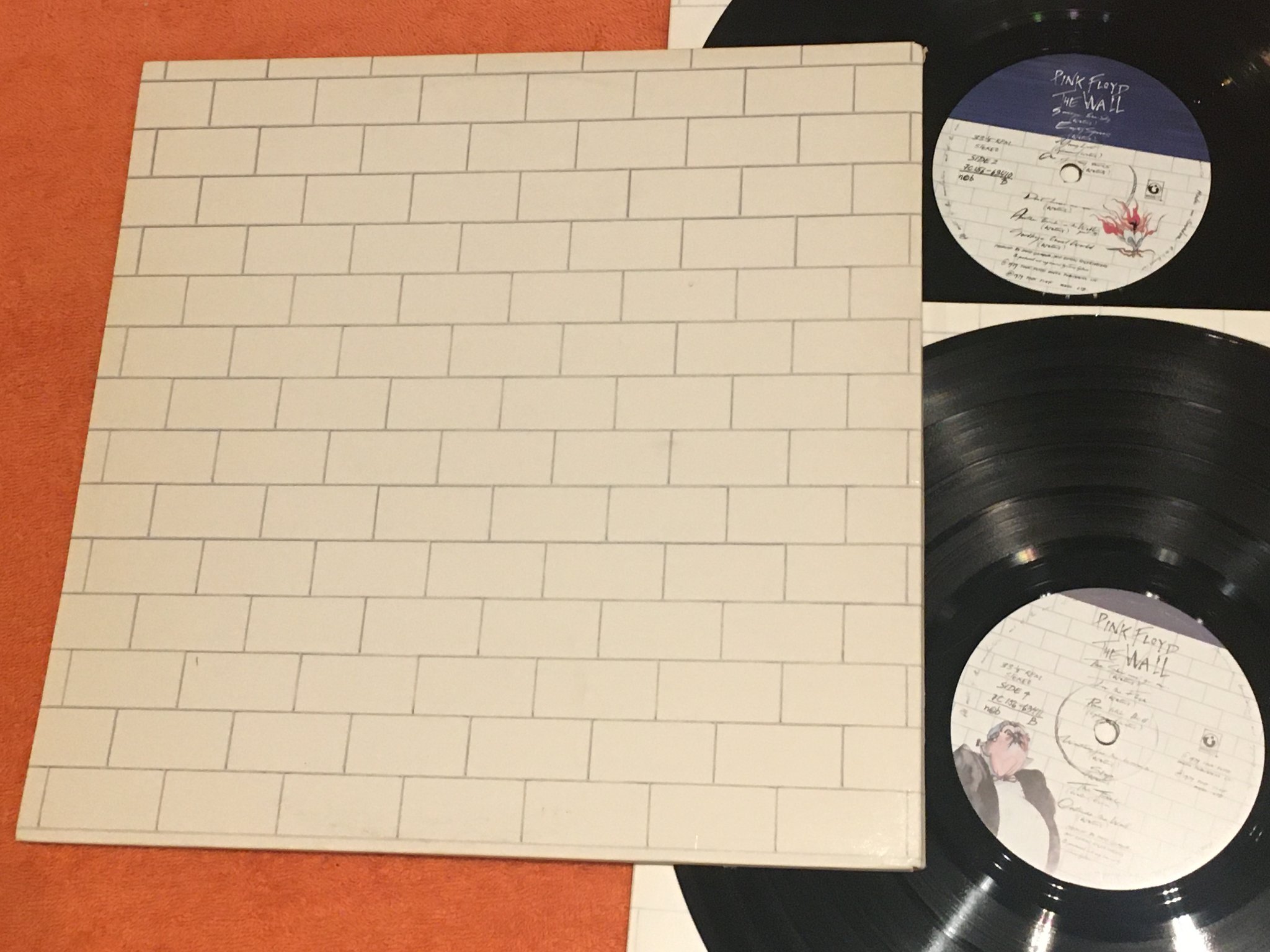 Omslagsbild för skivan PINK FLOYD the wall 2xLP -79 Swe HARVEST 1C 198-53 837/38