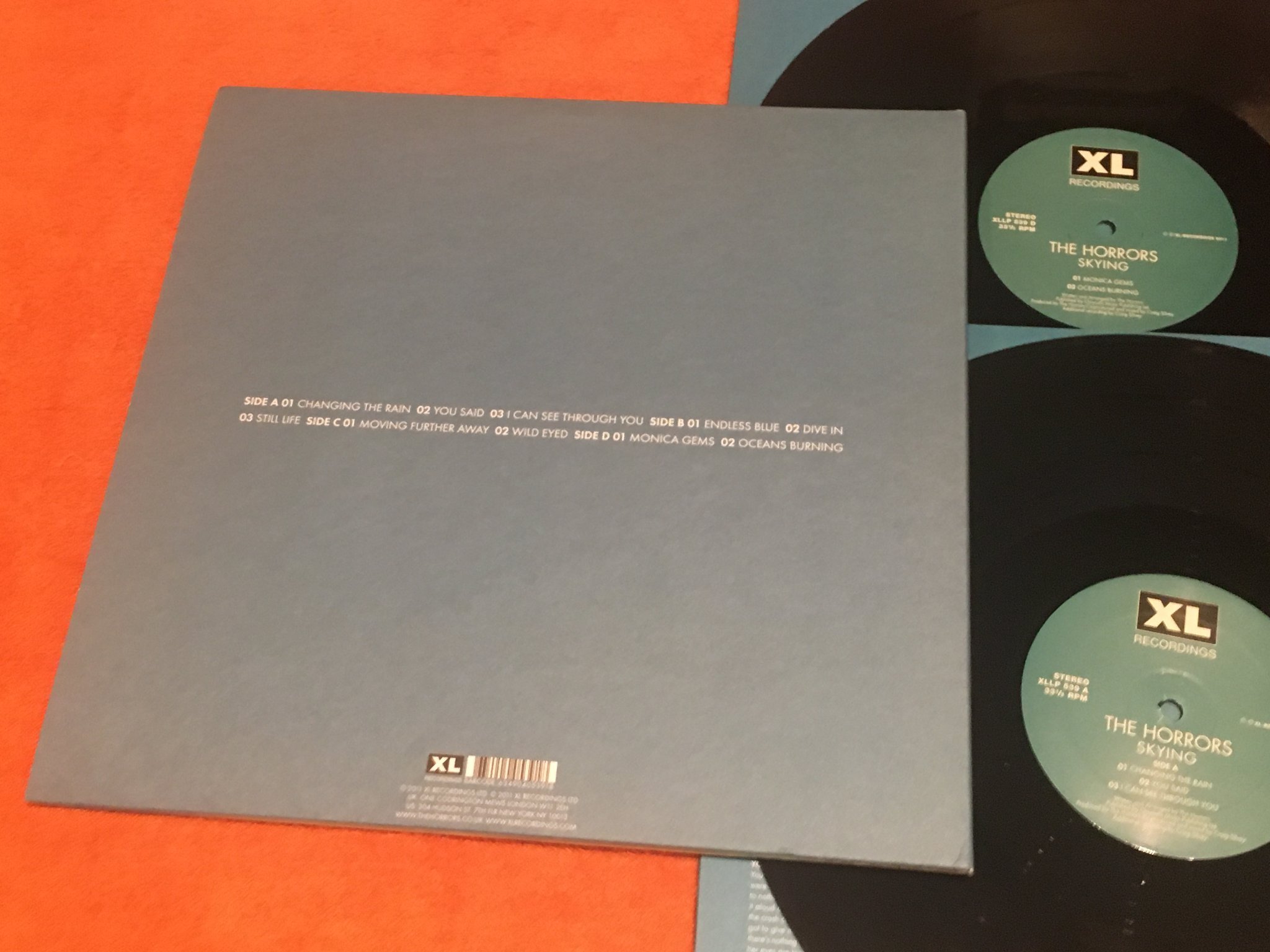 Omslagsbild för skivan THE HORRORS skying 2xLP 2011 XL RECORDINGS XLLP539?