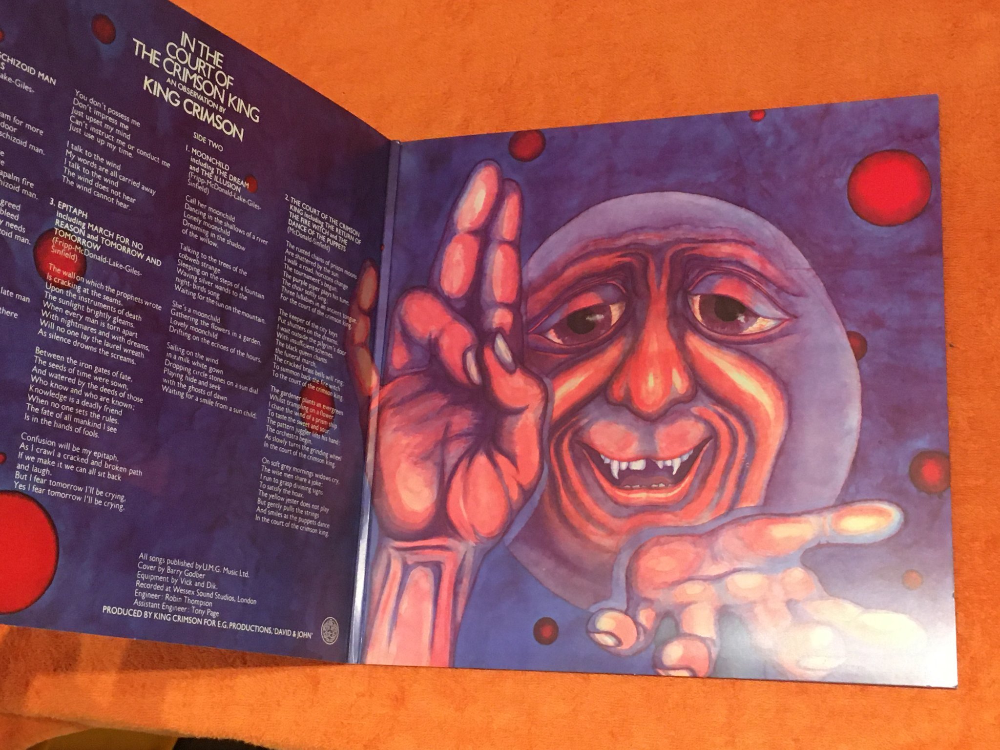 Omslagsbild för skivan KING CRIMSON in the court of the LP 2010 Discipline Global Mobile KCLP1 200g