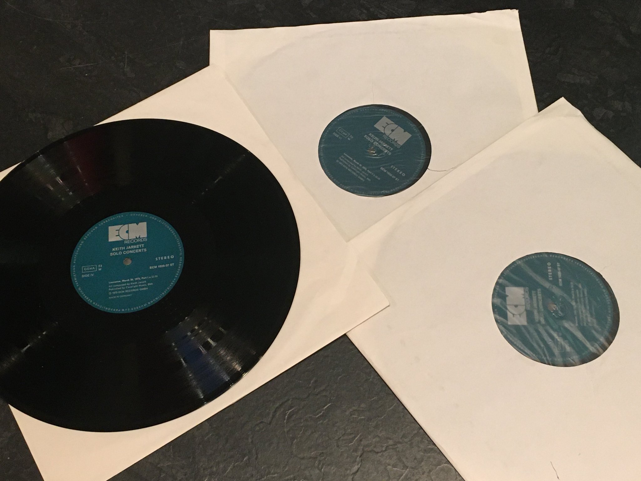 Omslagsbild för skivan KEITH JARRETT solo concerts 3xLP box ECM  1035-37 ST