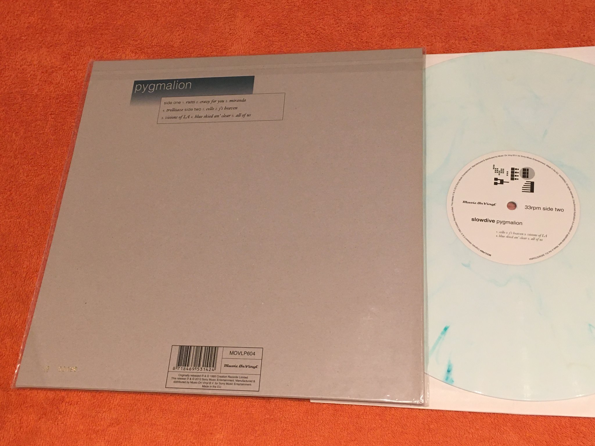 Omslagsbild för skivan SLOWDIVE pygmalion LP  2012 limited numbered #00198 White / Green Marbled MOVLP6