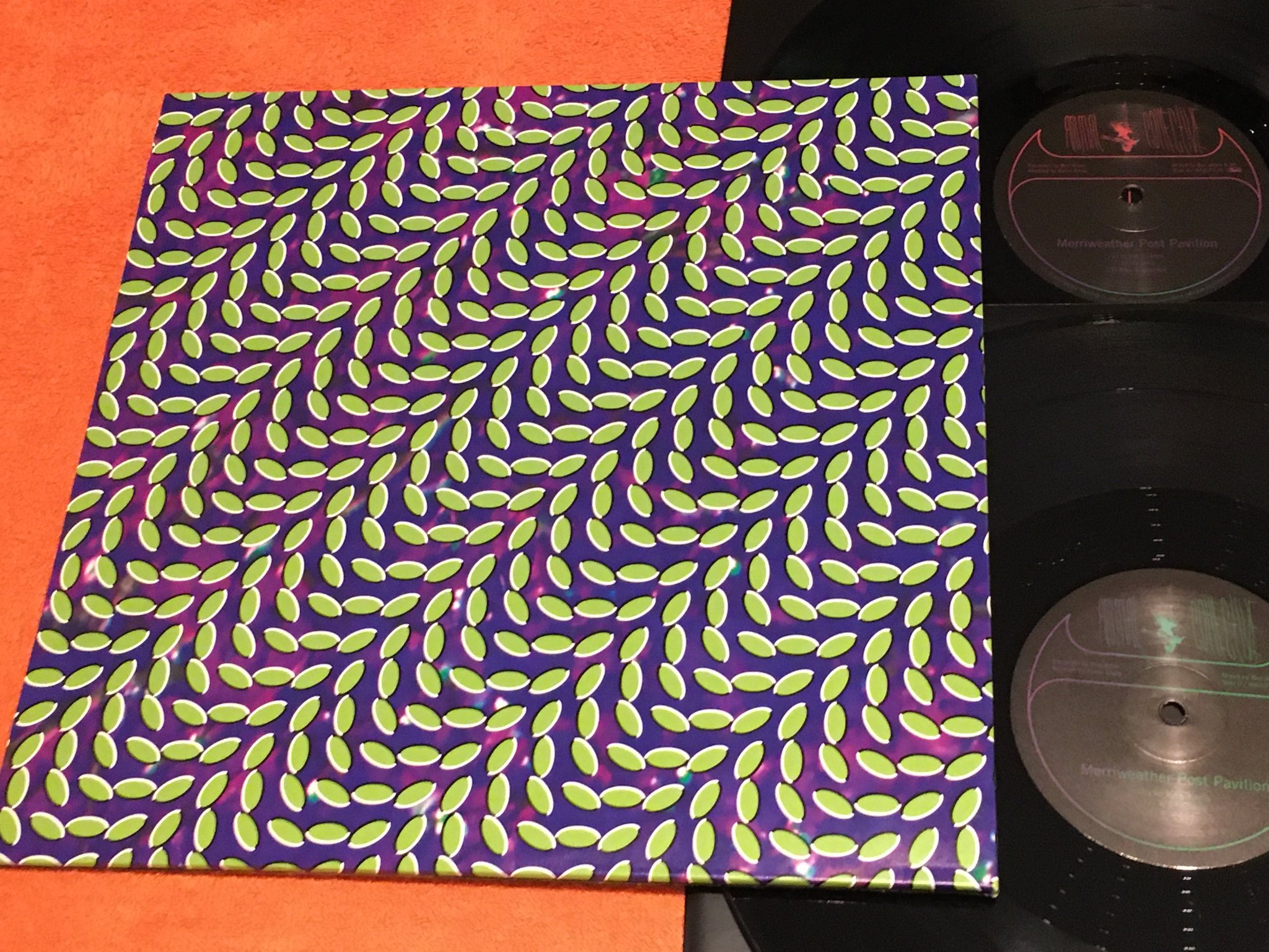 Omslagsbild för skivan ANIMAL COLLECTIVE Merriweather Post Pavilion 2xLP 2009 DOMINO WIGLP216