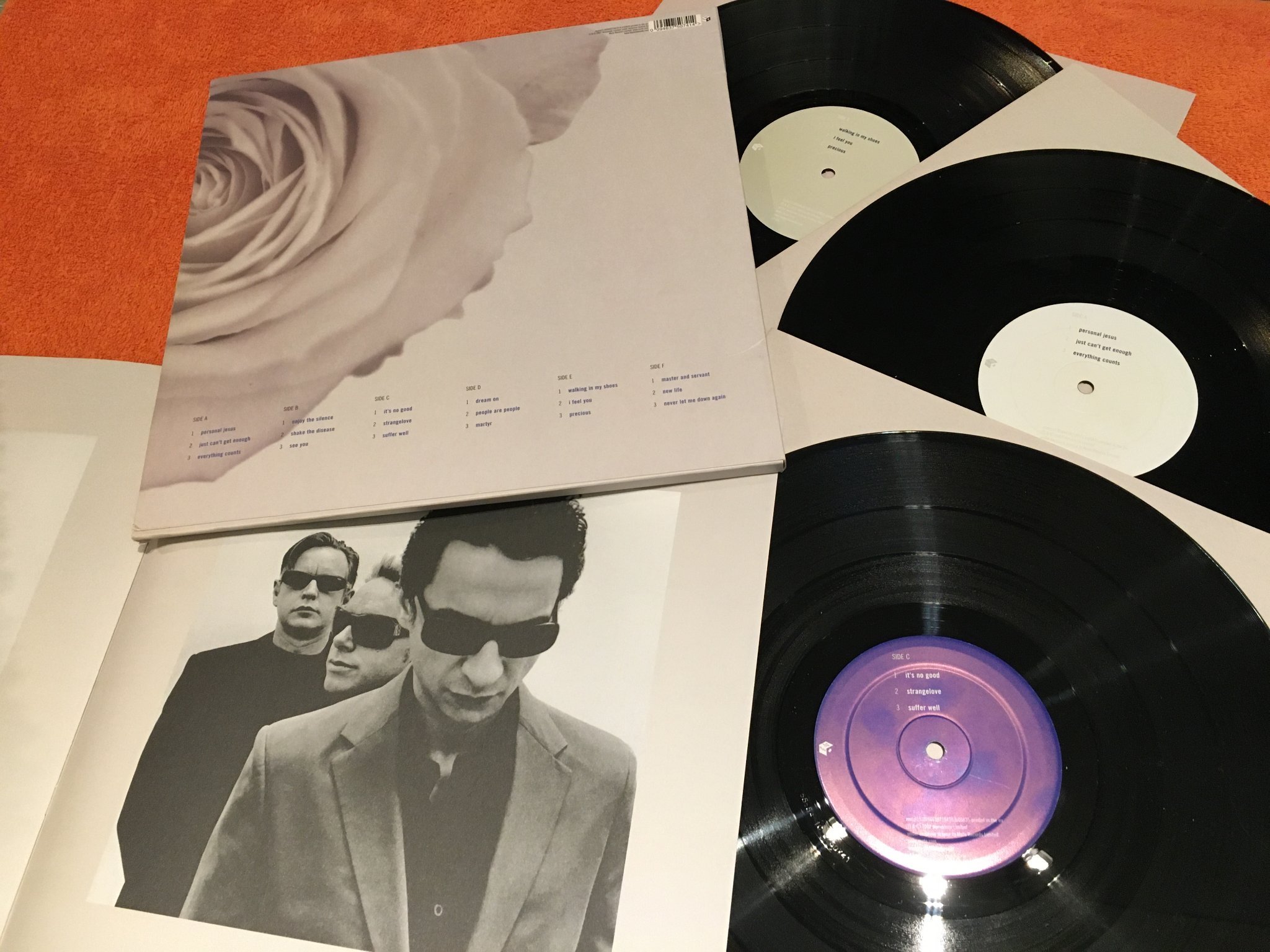 Omslagsbild för skivan DEPECHE MODE The Best Of (Volume 1) 3xLP MUTE mutel15 limited RARE