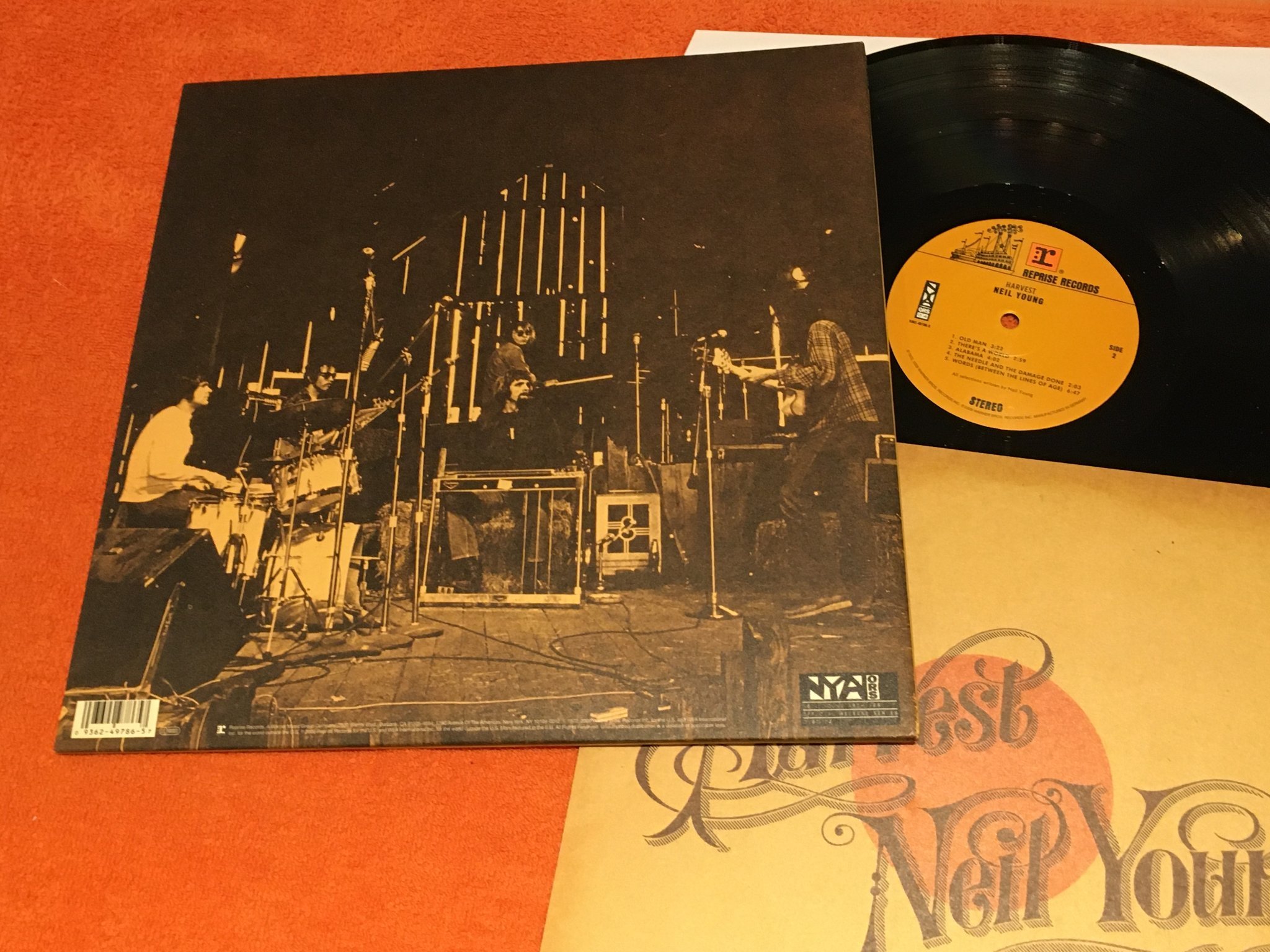 Omslagsbild för skivan NEIL YOUNG harvest LP 2009 eu NYA ORS 04 180g 