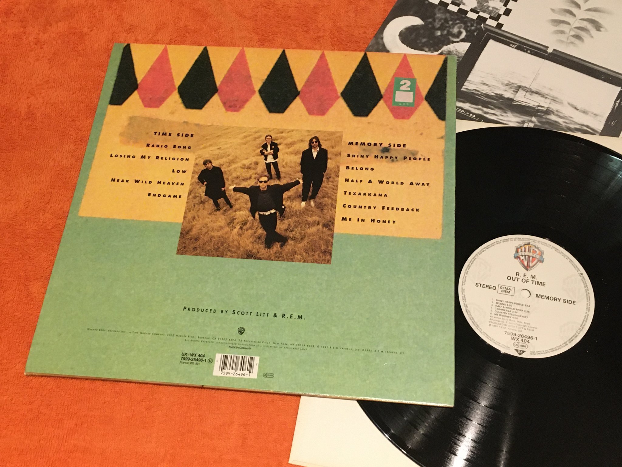 Omslagsbild för skivan R.E.M. Out Of Time LP -91 WARNER BROS  7599-26496-1