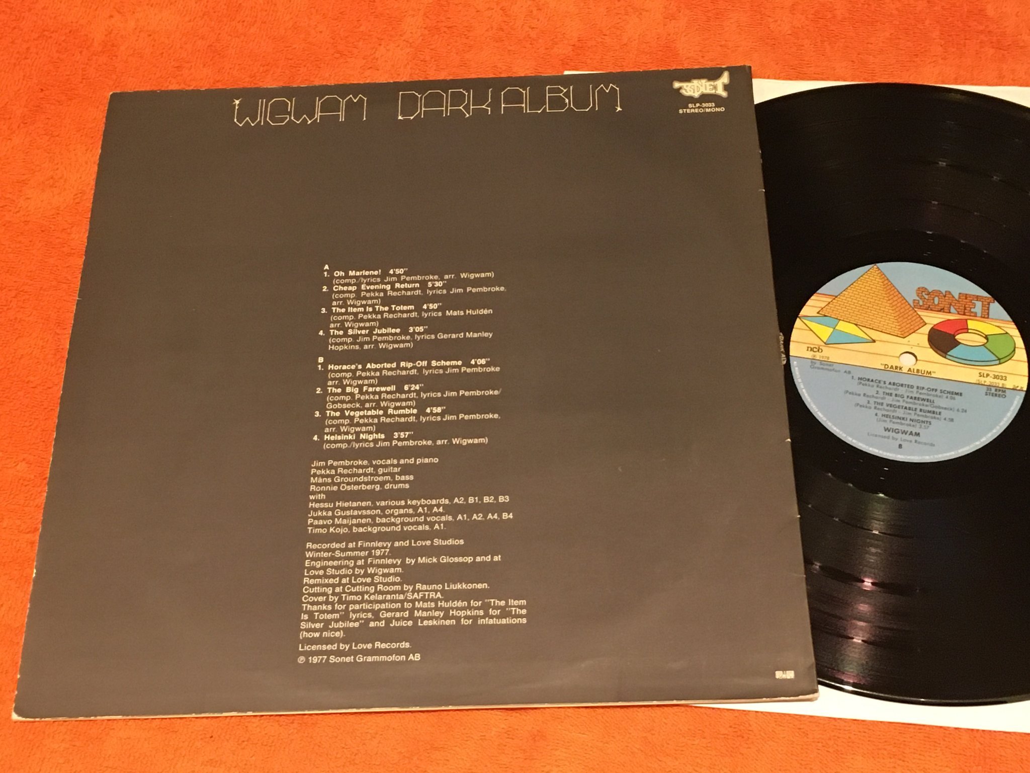 Omslagsbild för skivan WIGWAM dark album LP -78 Swe SONET SLP-3033