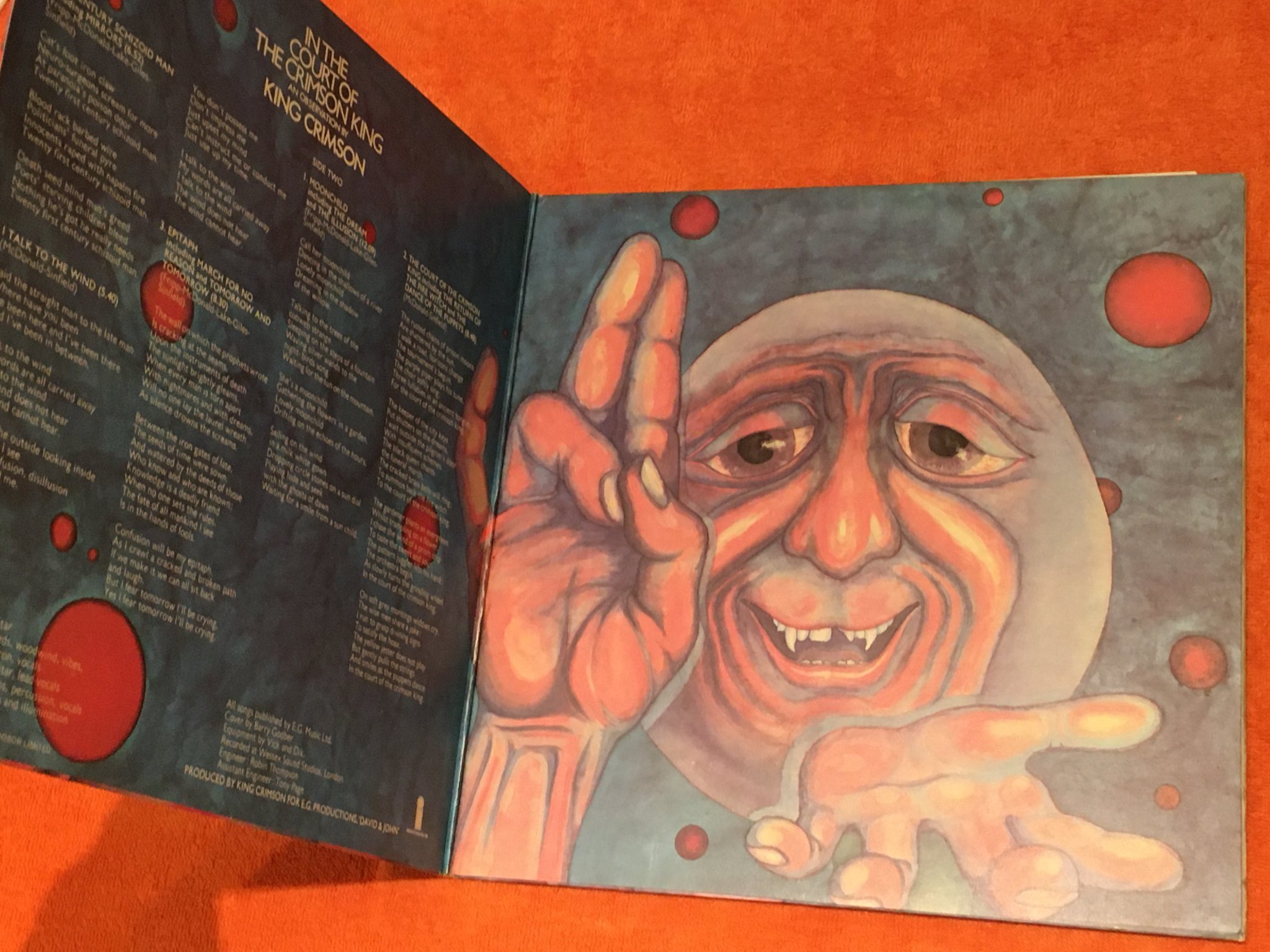 Omslagsbild för skivan KING CRIMSON In The Court Of The… LP -69/70 UK ISLAND  ILPS 9111