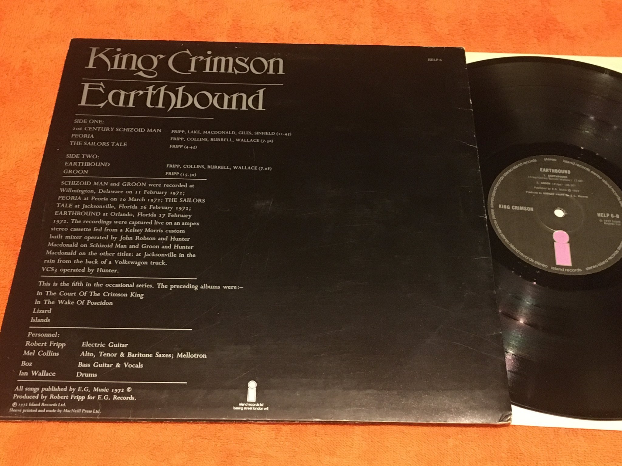 Omslagsbild för skivan KING CRIMSON Earthbound LP -72 UK ISLAND HELP 6