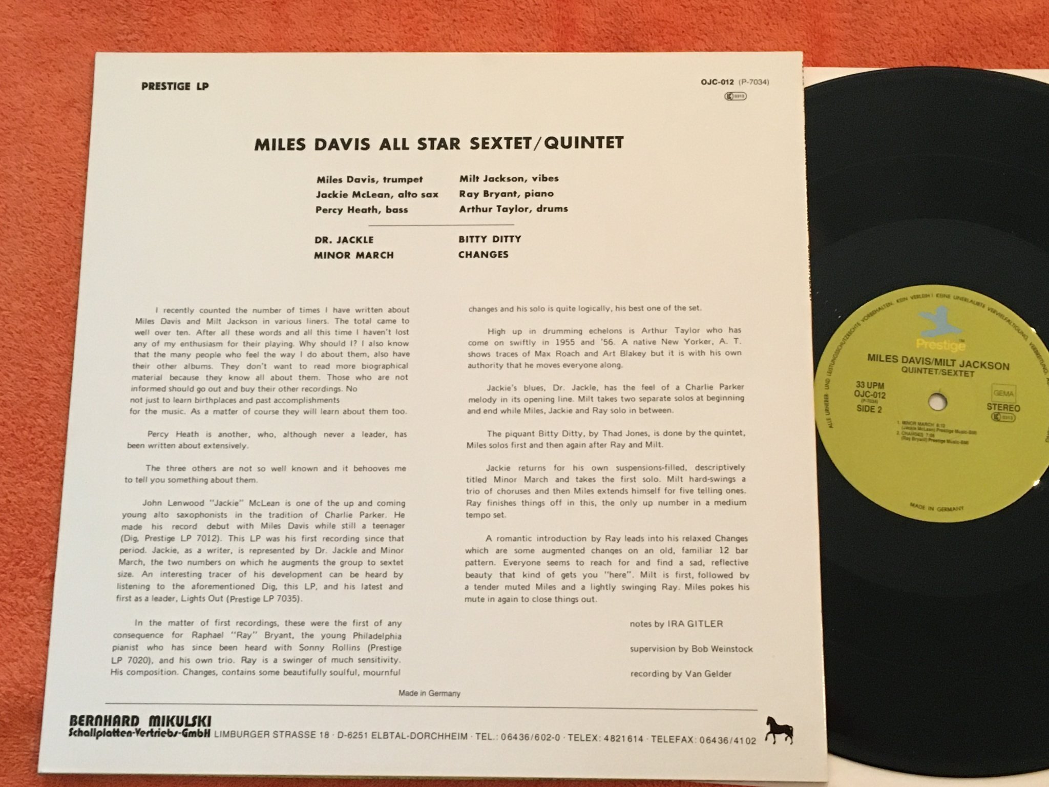 Omslagsbild för skivan MILES DAVIS and MILT JACKSON LP ORIGINAL JAZZ CLASSICS OJC 012