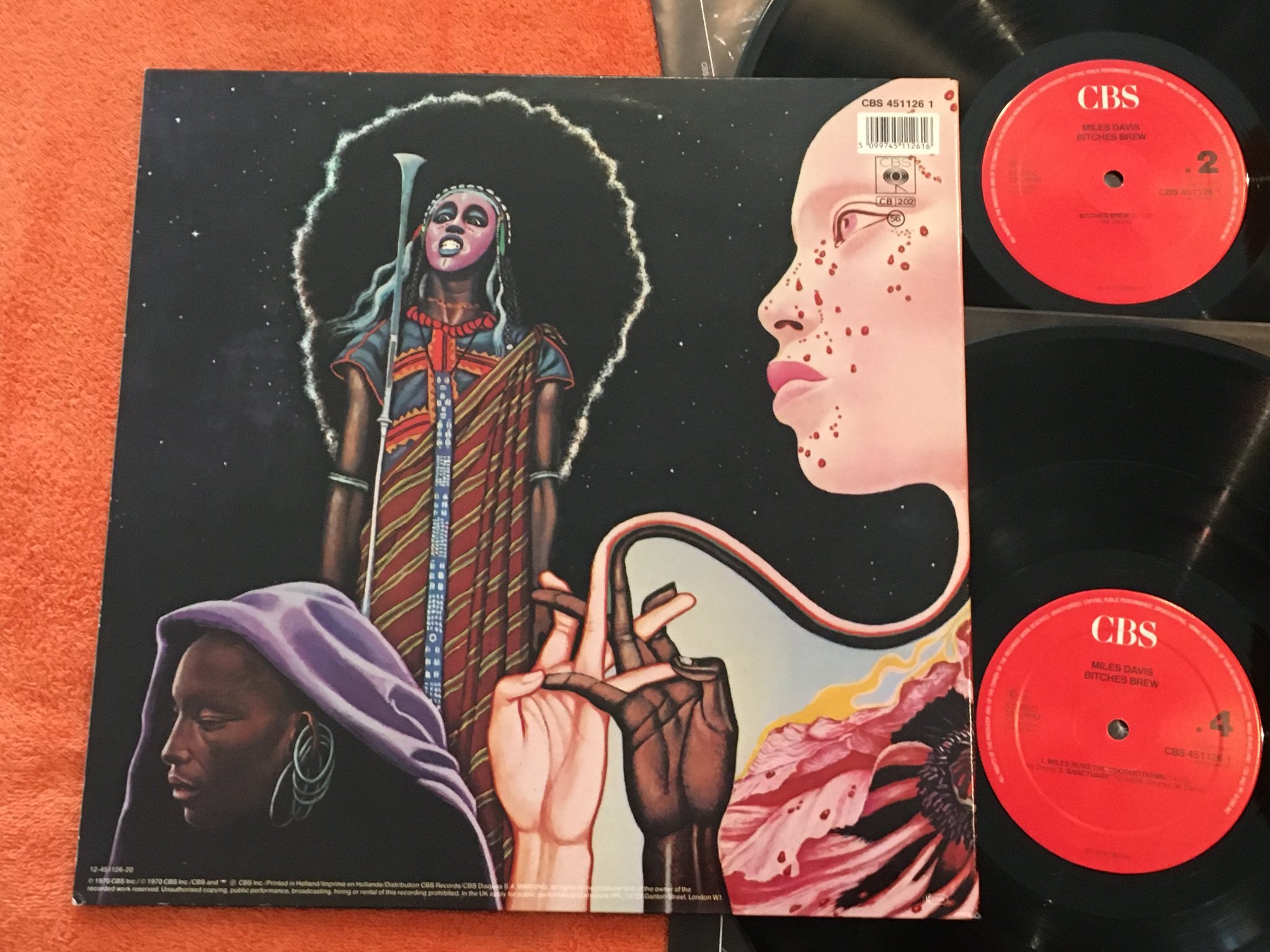 Omslagsbild för skivan MILES DAVIS bitches brew 2xLP re Hol CBS S 451126-1