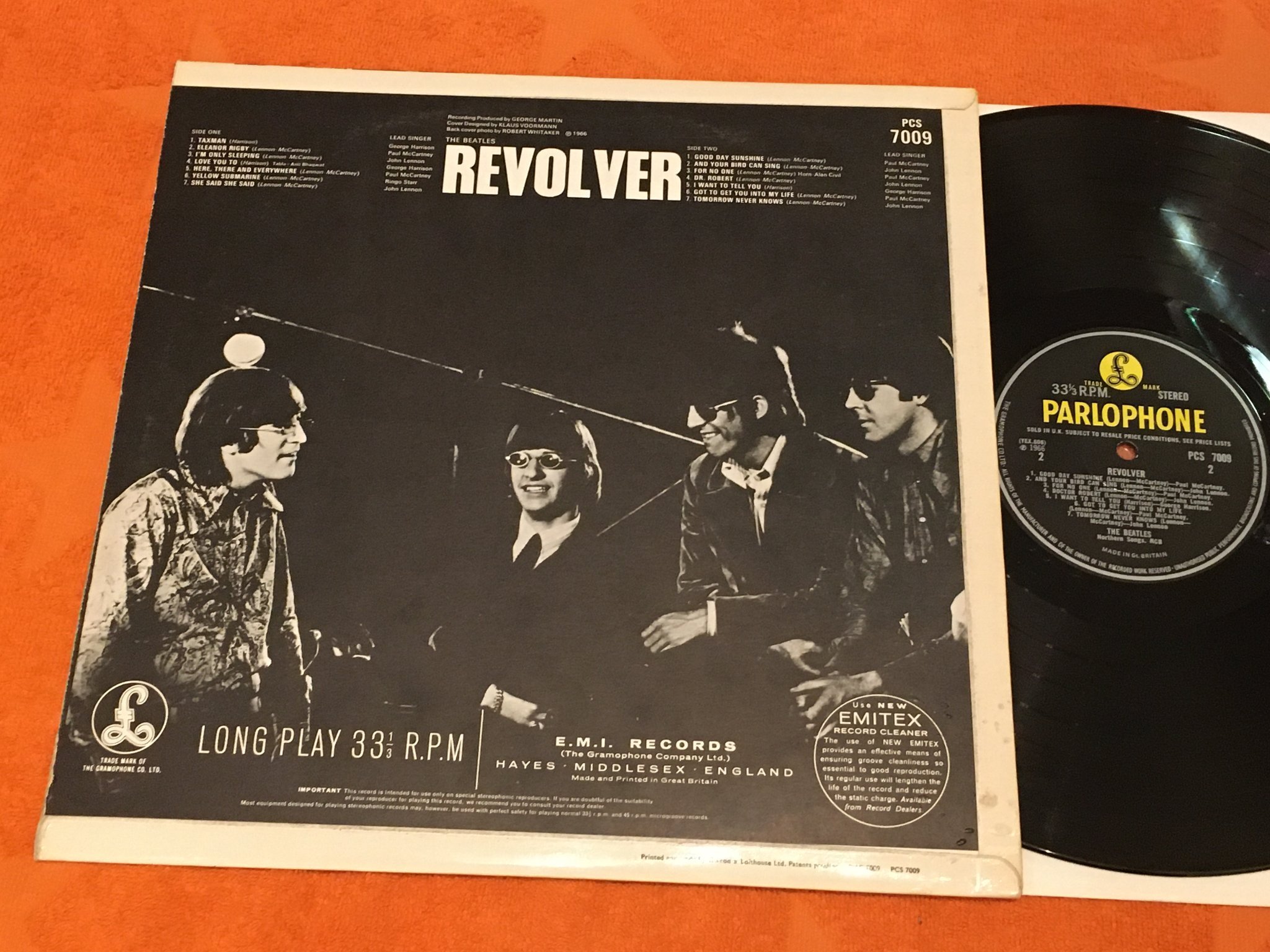Omslagsbild för skivan THE BEATLES revolver LP -66 UK PARLOPHONE PCS 7009 matrix endings -1/-1