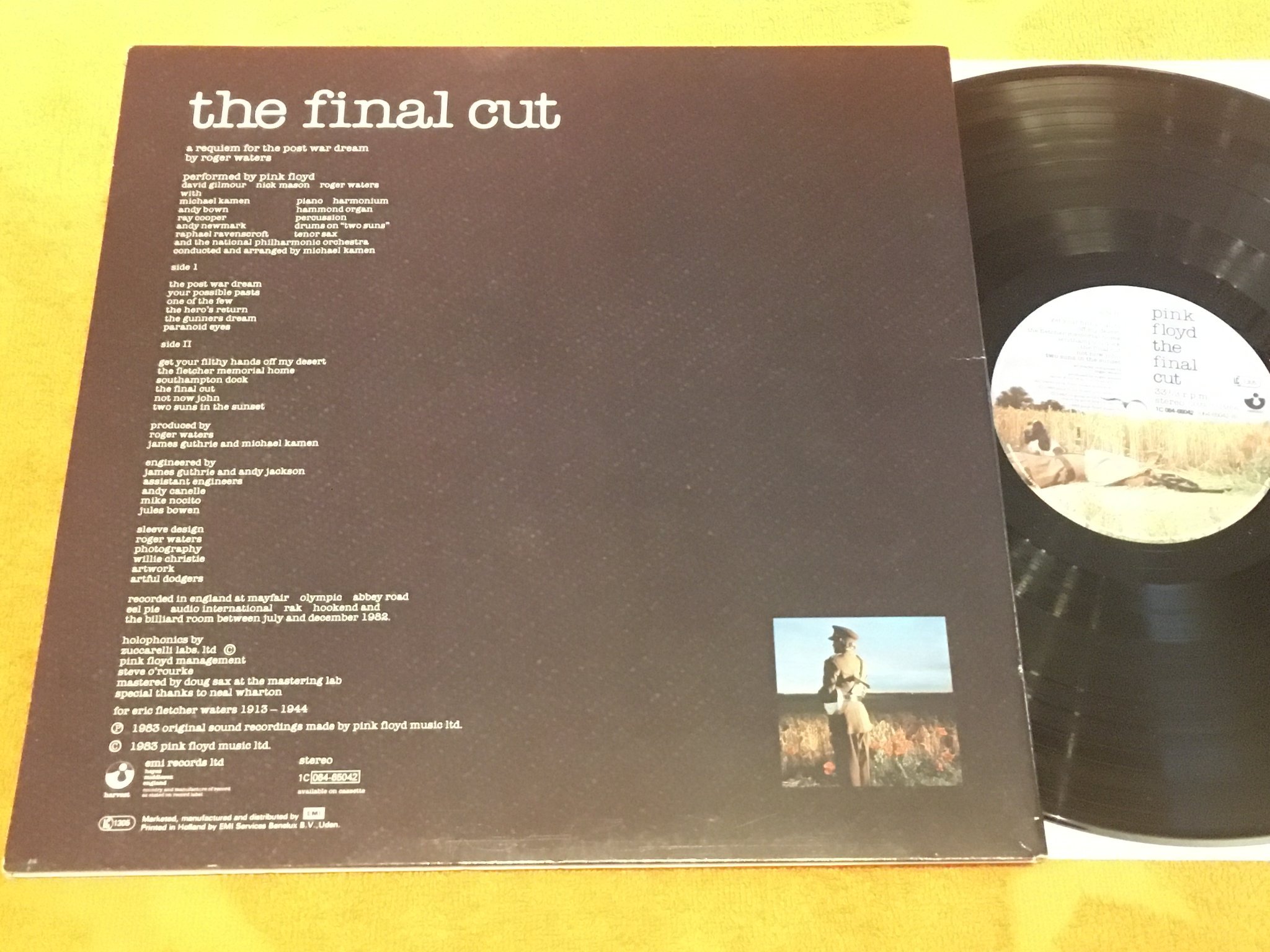 Omslagsbild för skivan PINK FLOYD the final cut LP -83 HARVEST 1C 064-65042