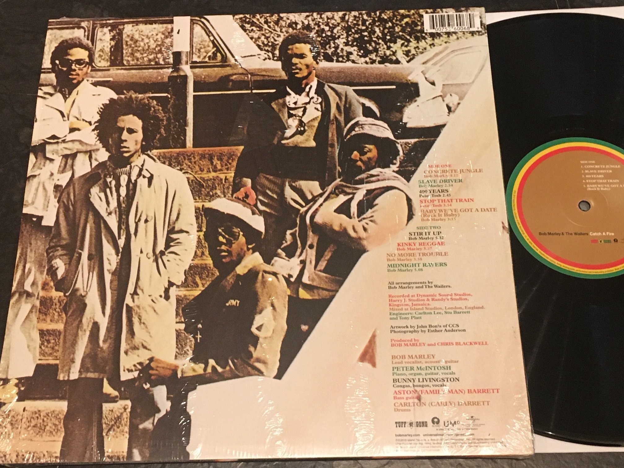 Omslagsbild för skivan BOB MARLEY & THE WAILERS Catch A Fire LP 2015 back to black  600753600689