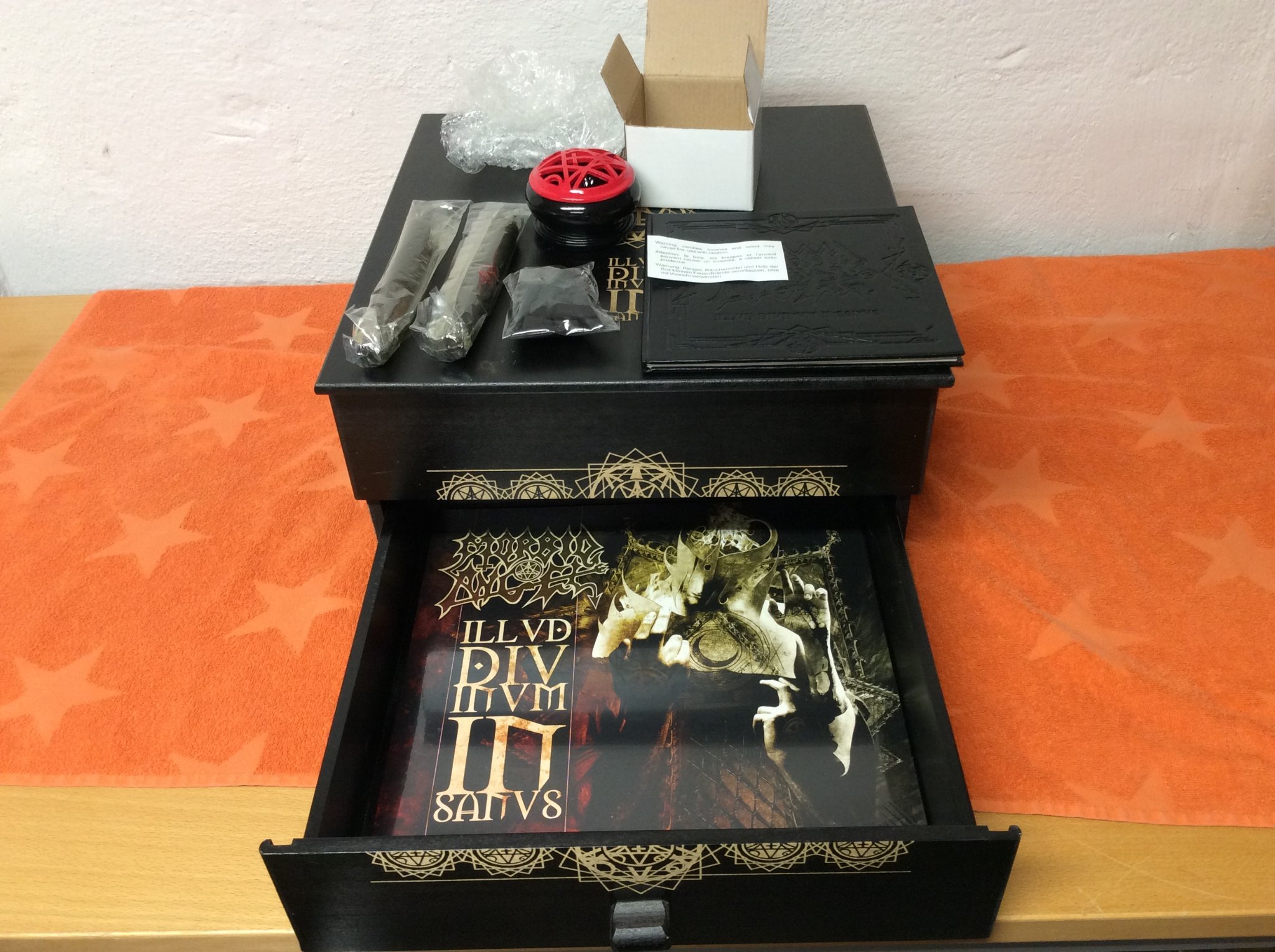 Omslagsbild för skivan MORBID ANGEL Illud Divinum Insanus BOX SET 2011 SEASON OF MIST SOM222B rare