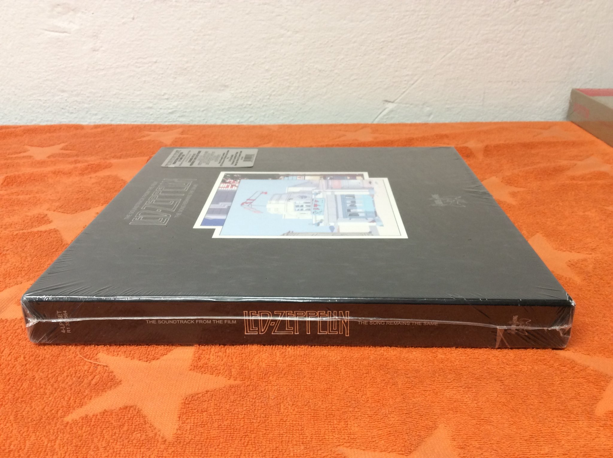 Omslagsbild för skivan LED ZEPPELIN The Song Remains The Same BOX SET 2007 US SWAN SONG R1 357564