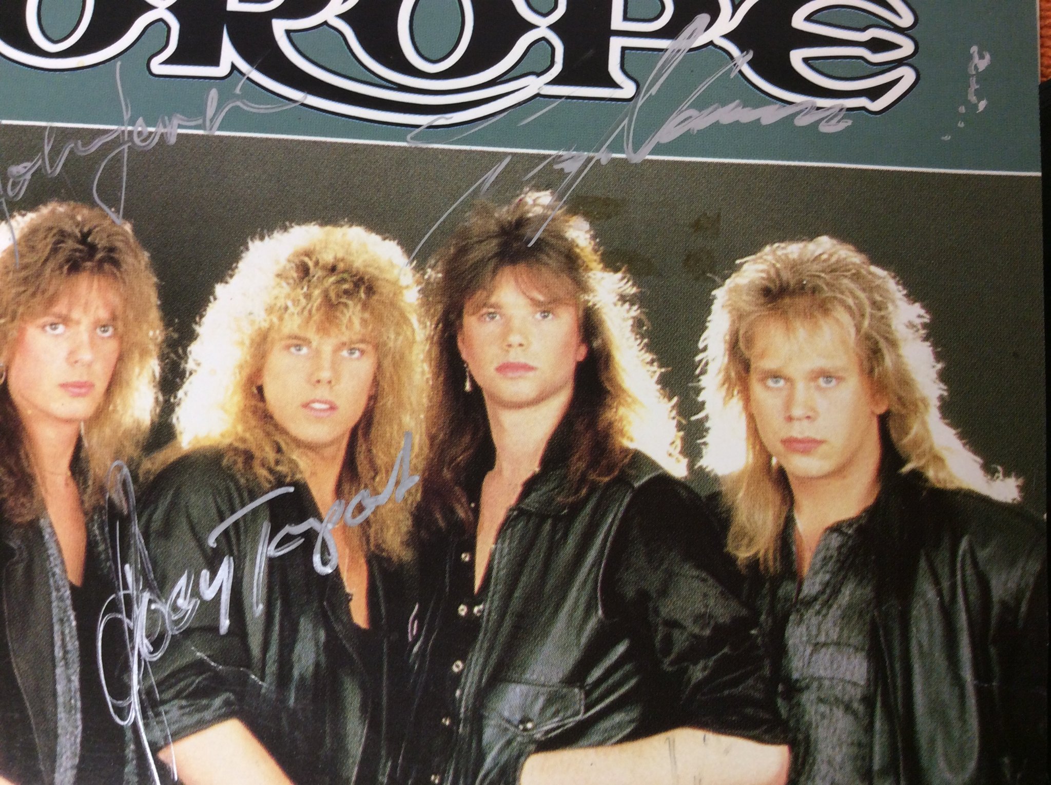 Omslagsbild för skivan EUROPE the final countdown 7” signerad av 4 av 5 