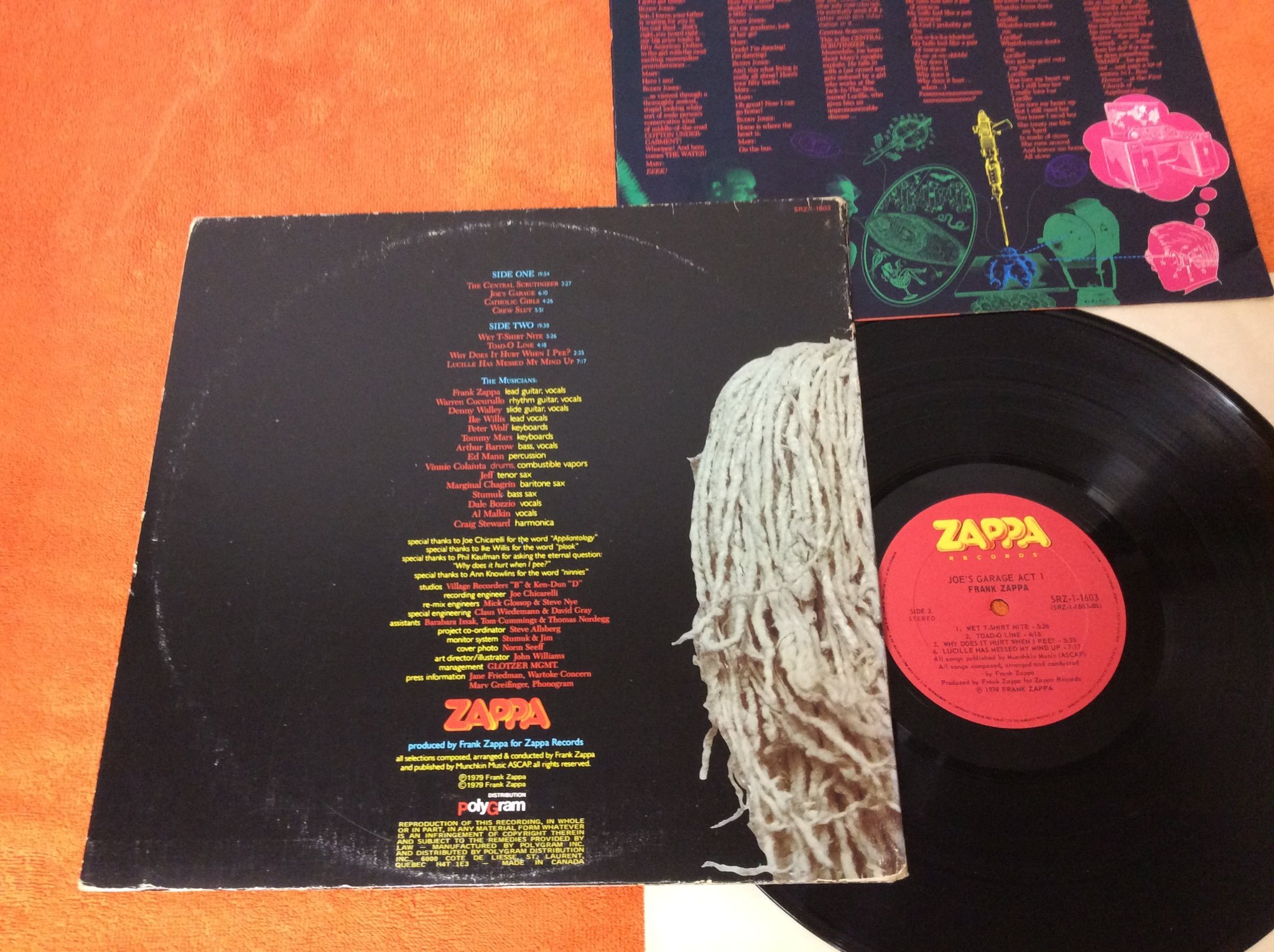 Omslagsbild för skivan FRANK ZAPPA Joe’s garage LP signed by his son Dweezil zappa 