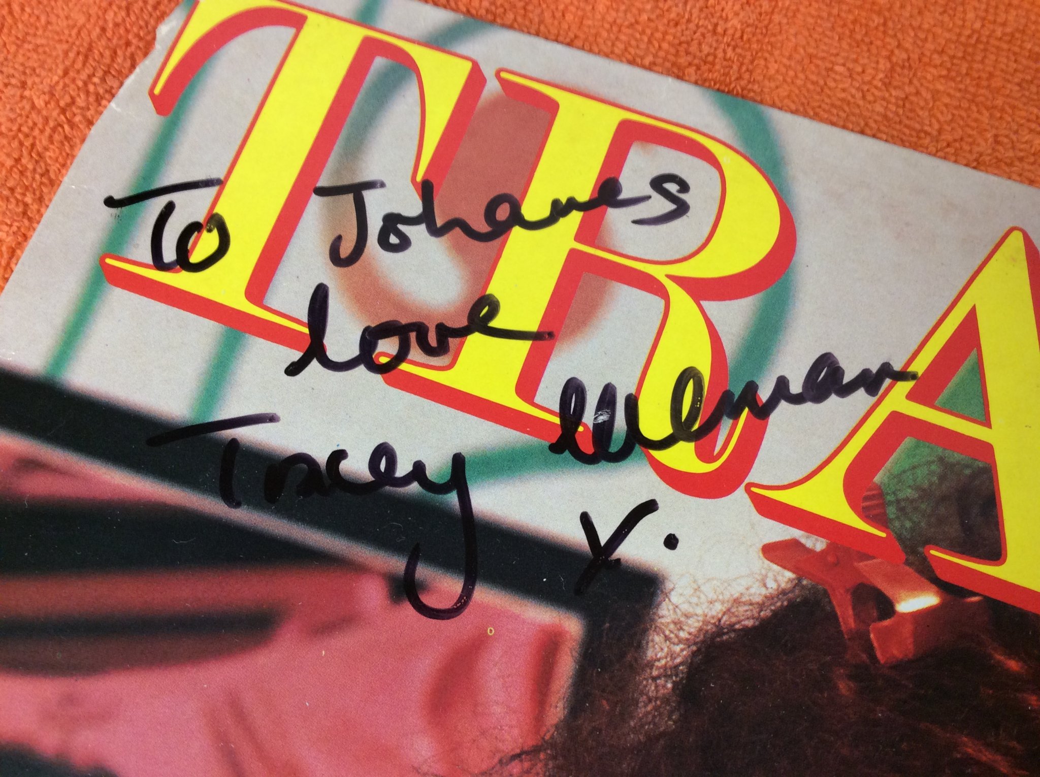 Omslagsbild för skivan TRACY ULLMAN you caught me out LP signerad 