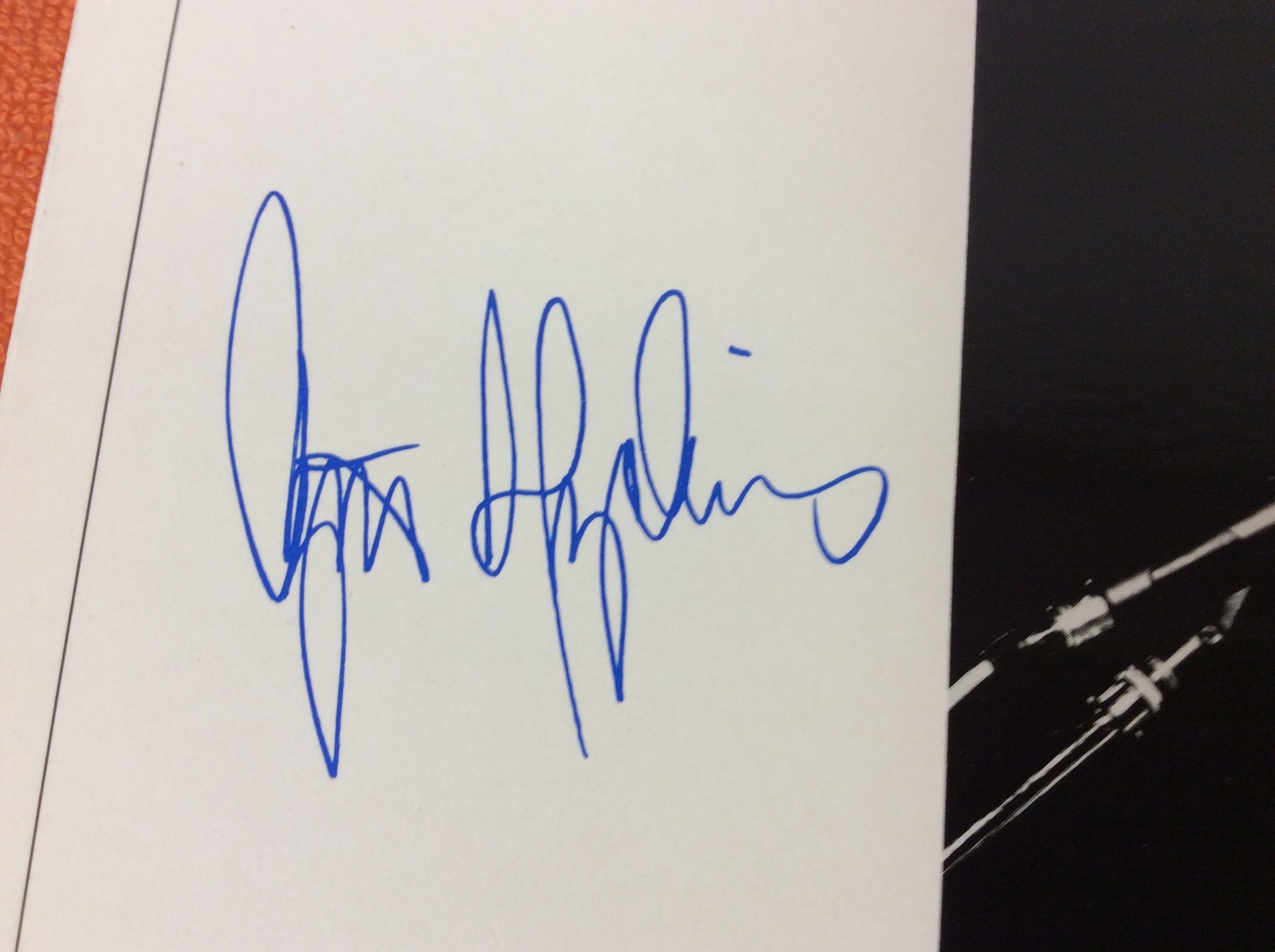 Omslagsbild för skivan BJÖRN AFZELIUS en man en röst en gitarr LP signerad