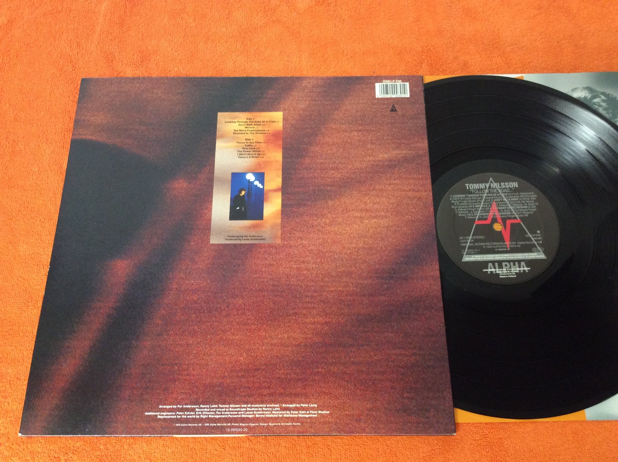 Omslagsbild för skivan TOMMY NILSSON follow the road LP signerad