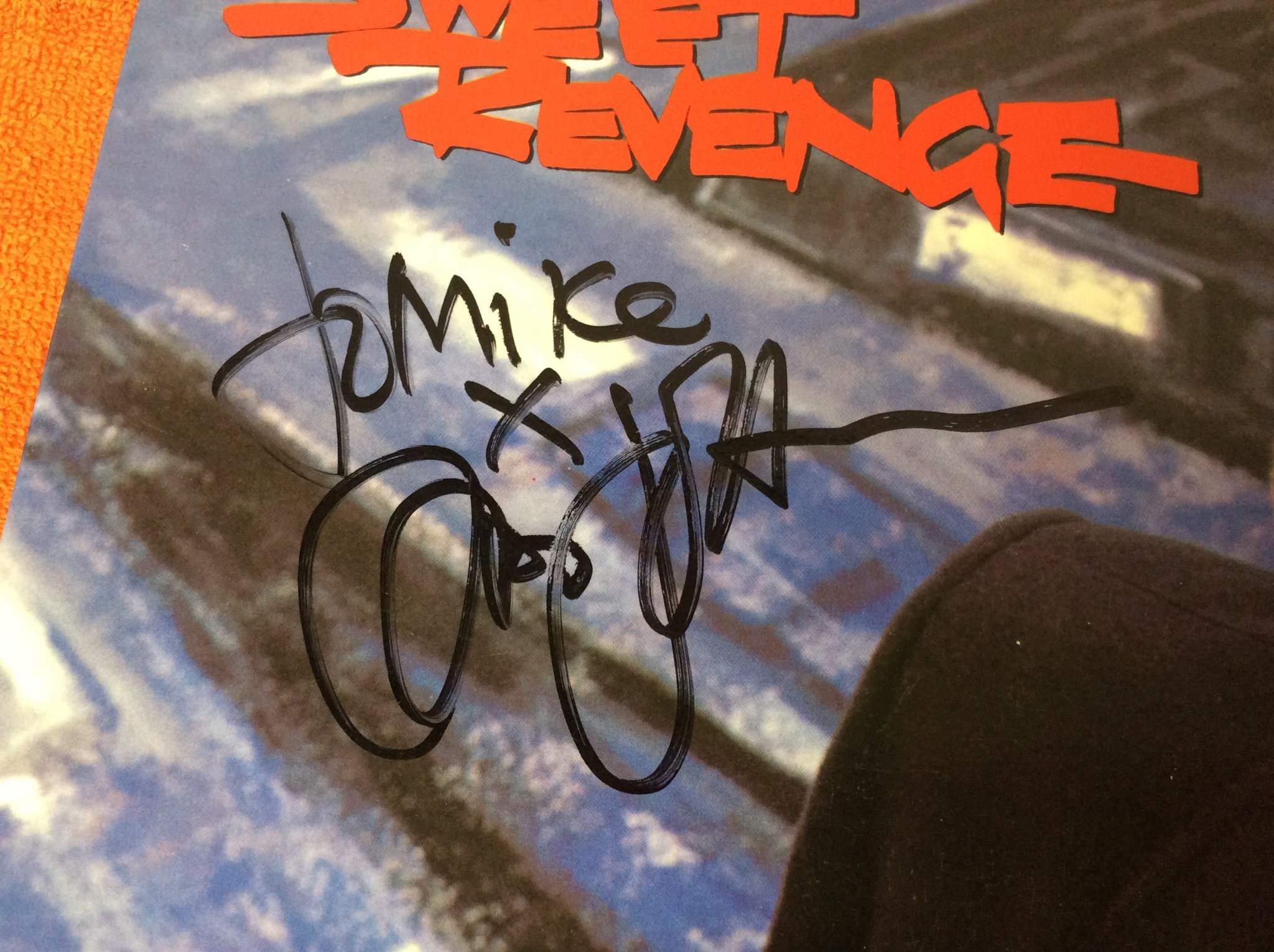 Omslagsbild för skivan DAVID JOHANSEN sweet revenge LP signerad 