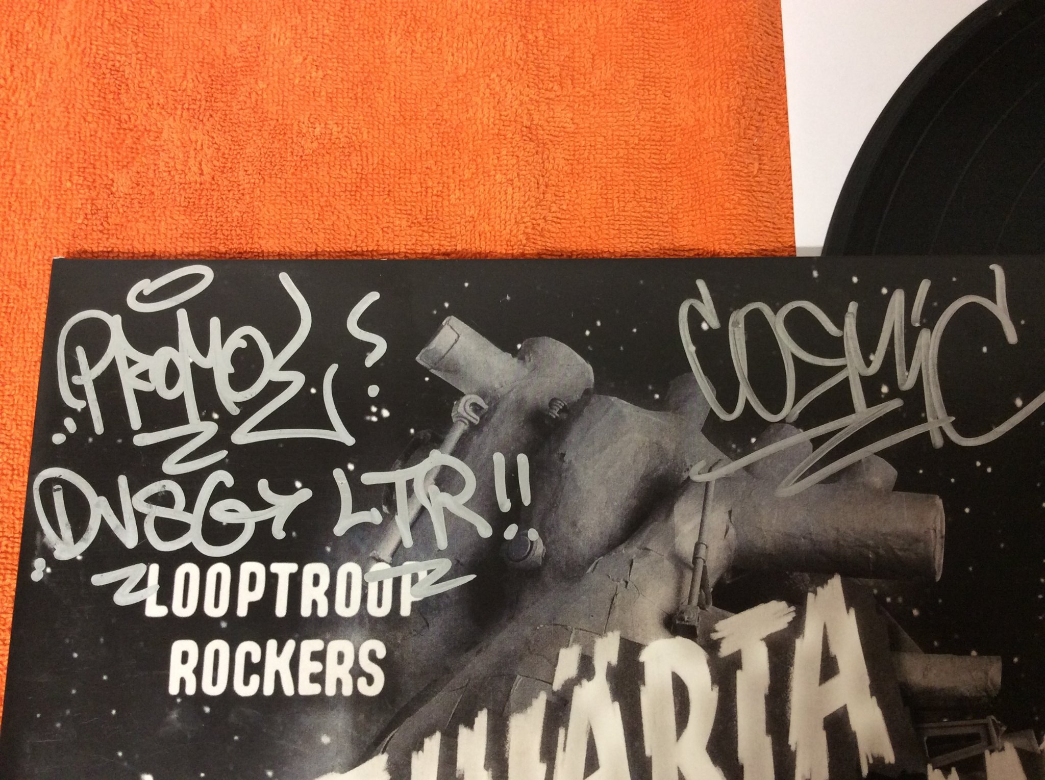 Omslagsbild för skivan LOOPTROOP ROCKERS mitt hjärta är en bomb 2xLP signerad av alla WOW!!!