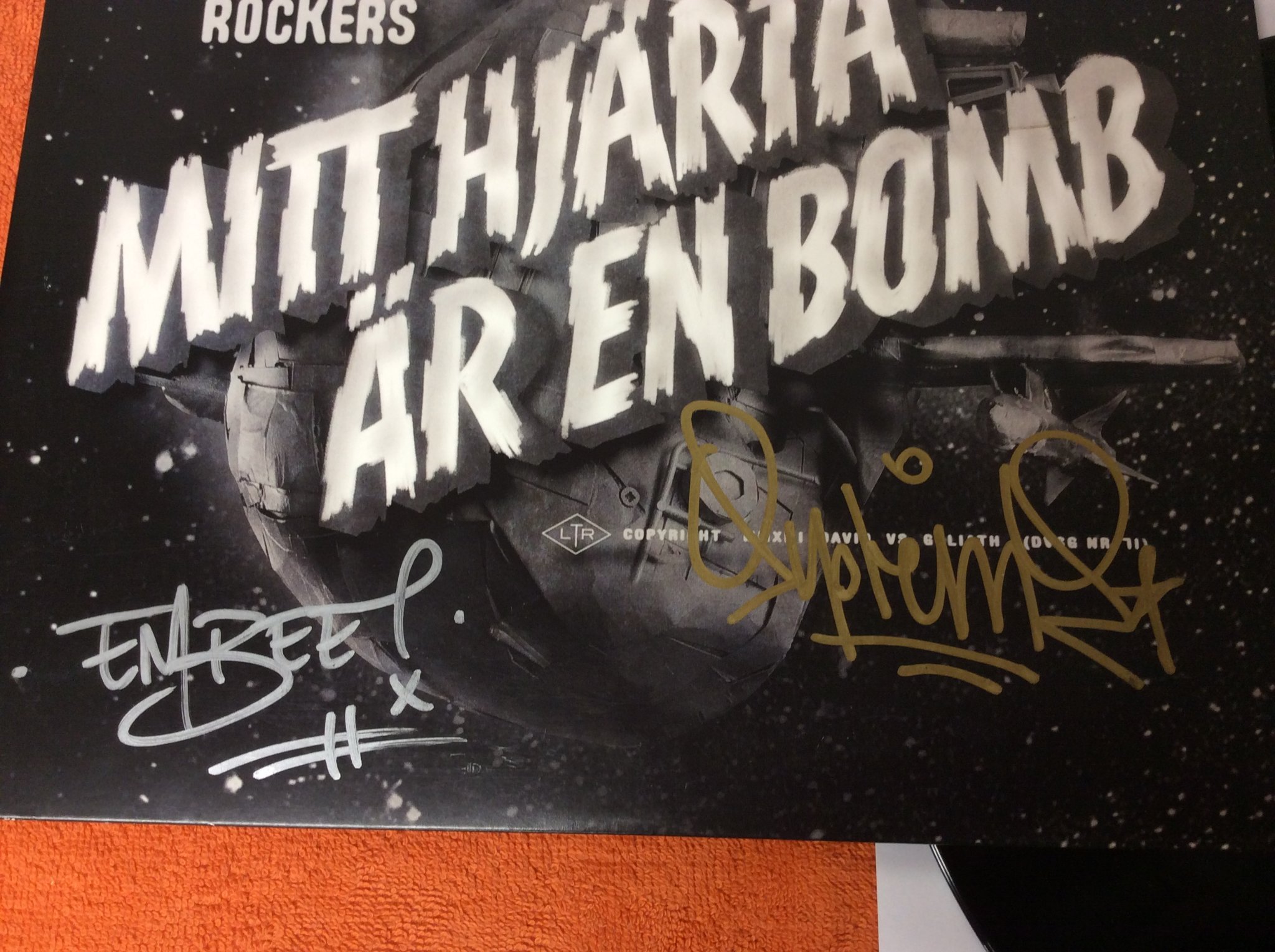 Omslagsbild för skivan LOOPTROOP ROCKERS mitt hjärta är en bomb 2xLP signerad av alla WOW!!!