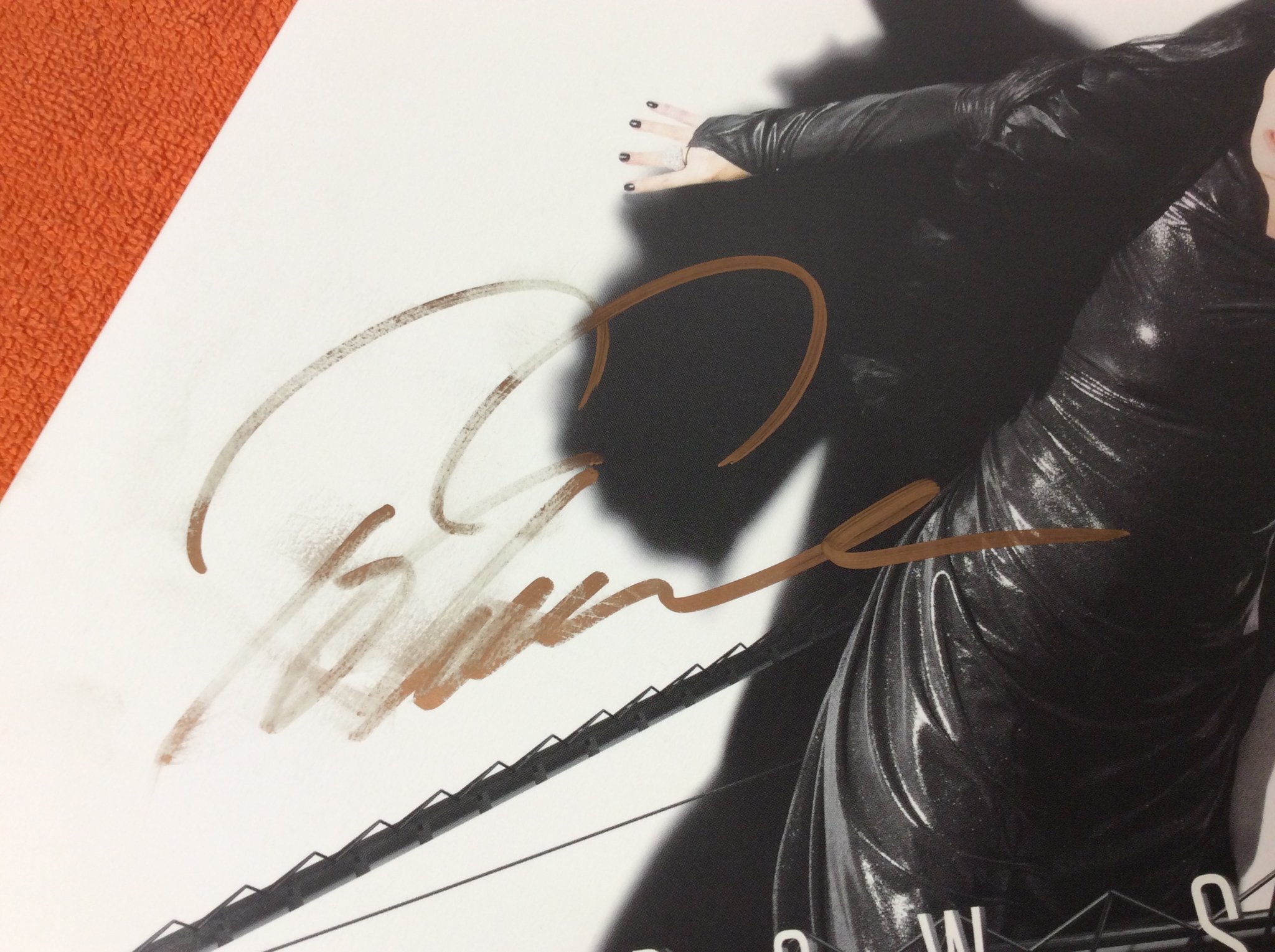 Omslagsbild för skivan TARJA the shadow self 2xLP black/white vinyl SIGNED 