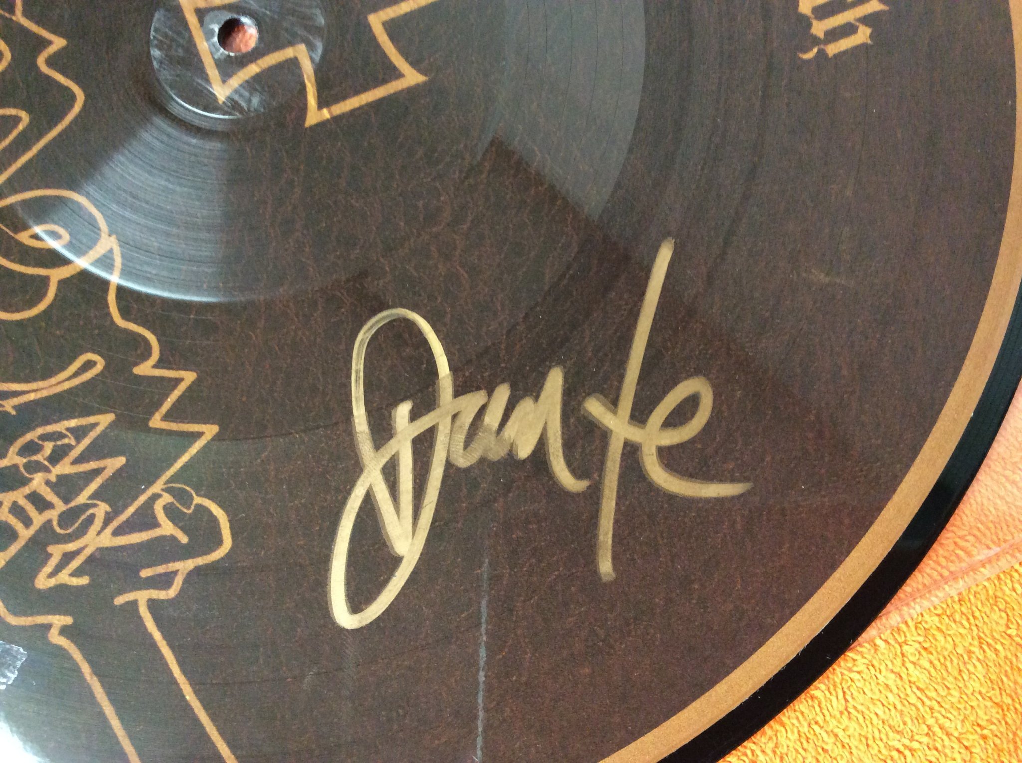 Omslagsbild för skivan VENOM at war with Satan 12” BOBV495PD signerad HELL !!!