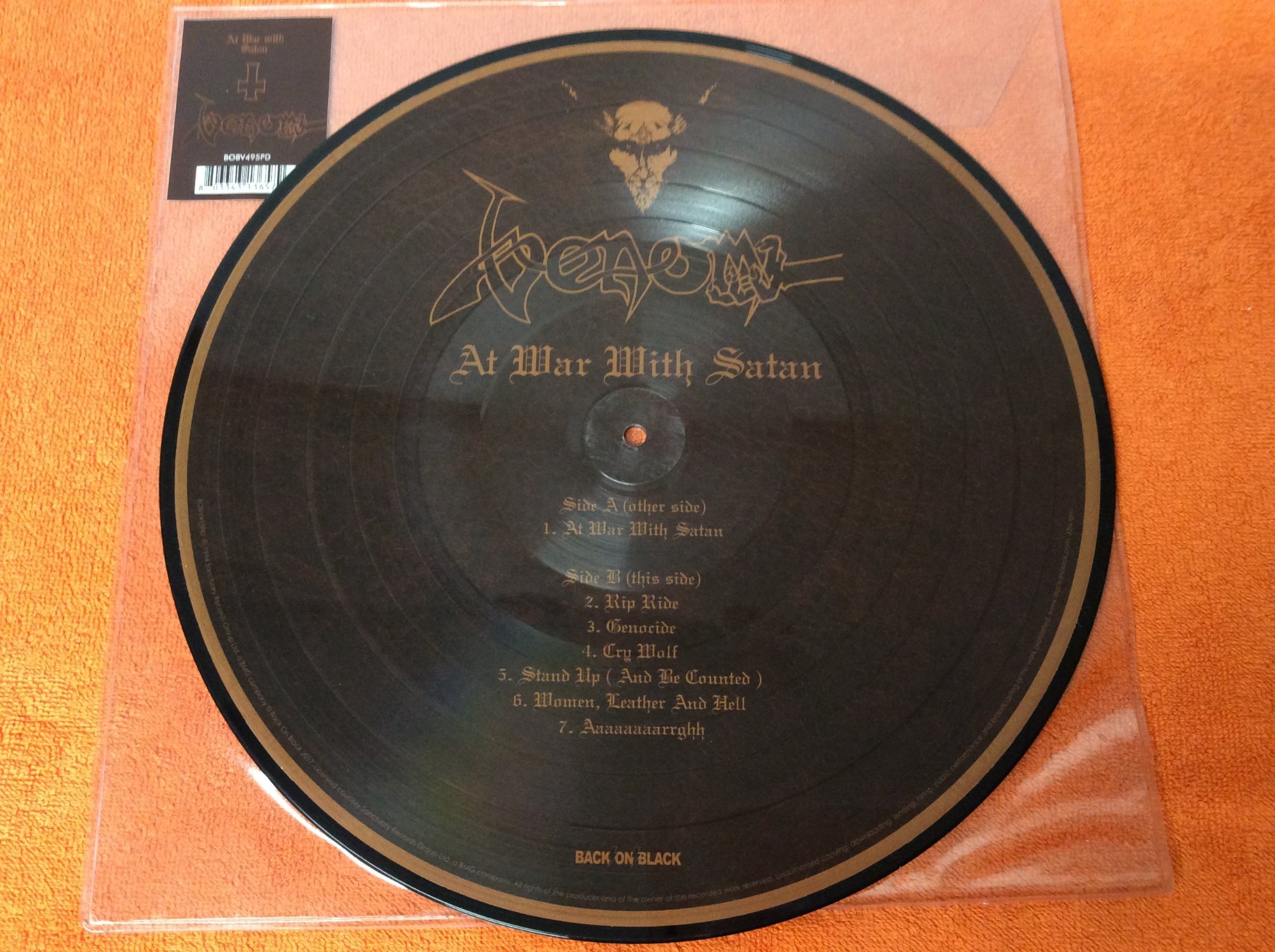 Omslagsbild för skivan VENOM at war with Satan 12” BOBV495PD signerad HELL !!!