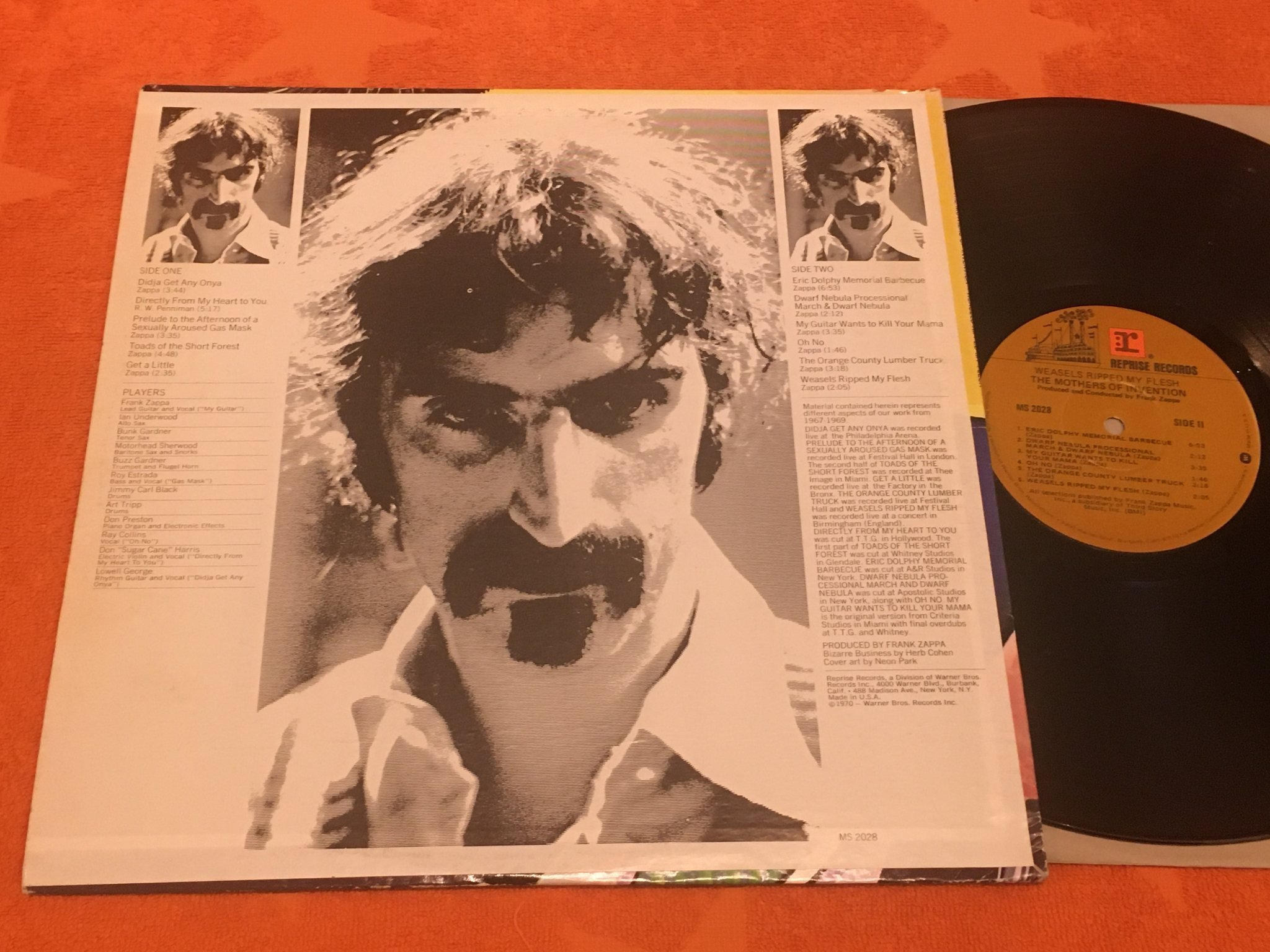Omslagsbild för skivan THE MOTHERS OF INVENTION weasels ripped my flesh LP -70/80 US MS 2028