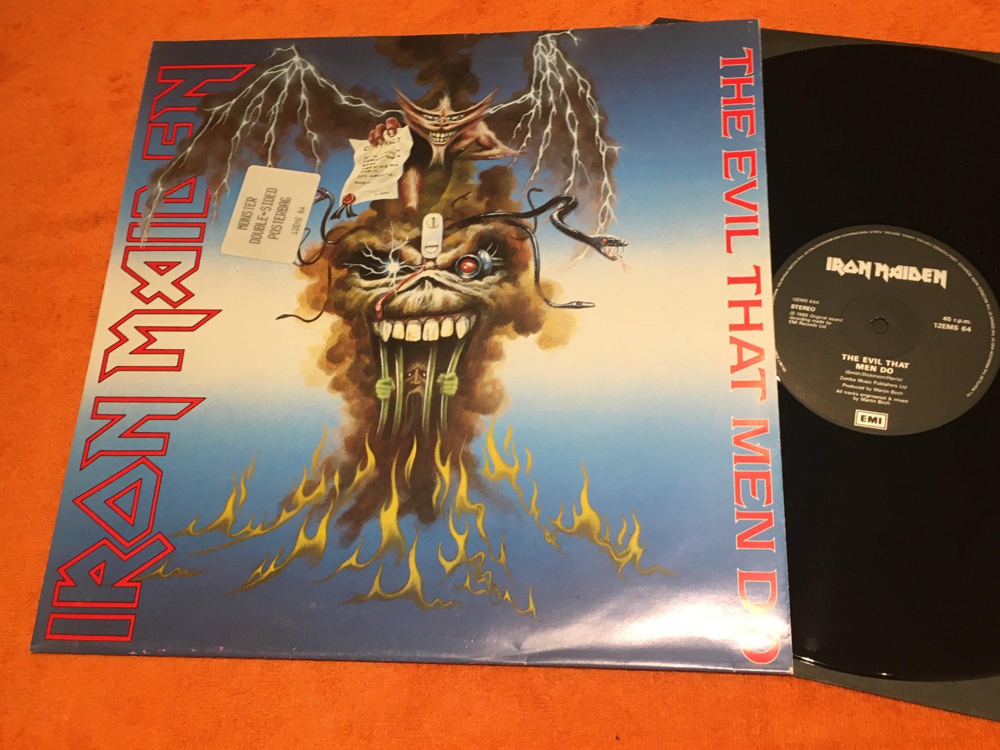 Omslagsbild för skivan IRON MAIDEN the evil that men do 12"single -88 UK 12EMS 64 rare POSTER SLEEVE