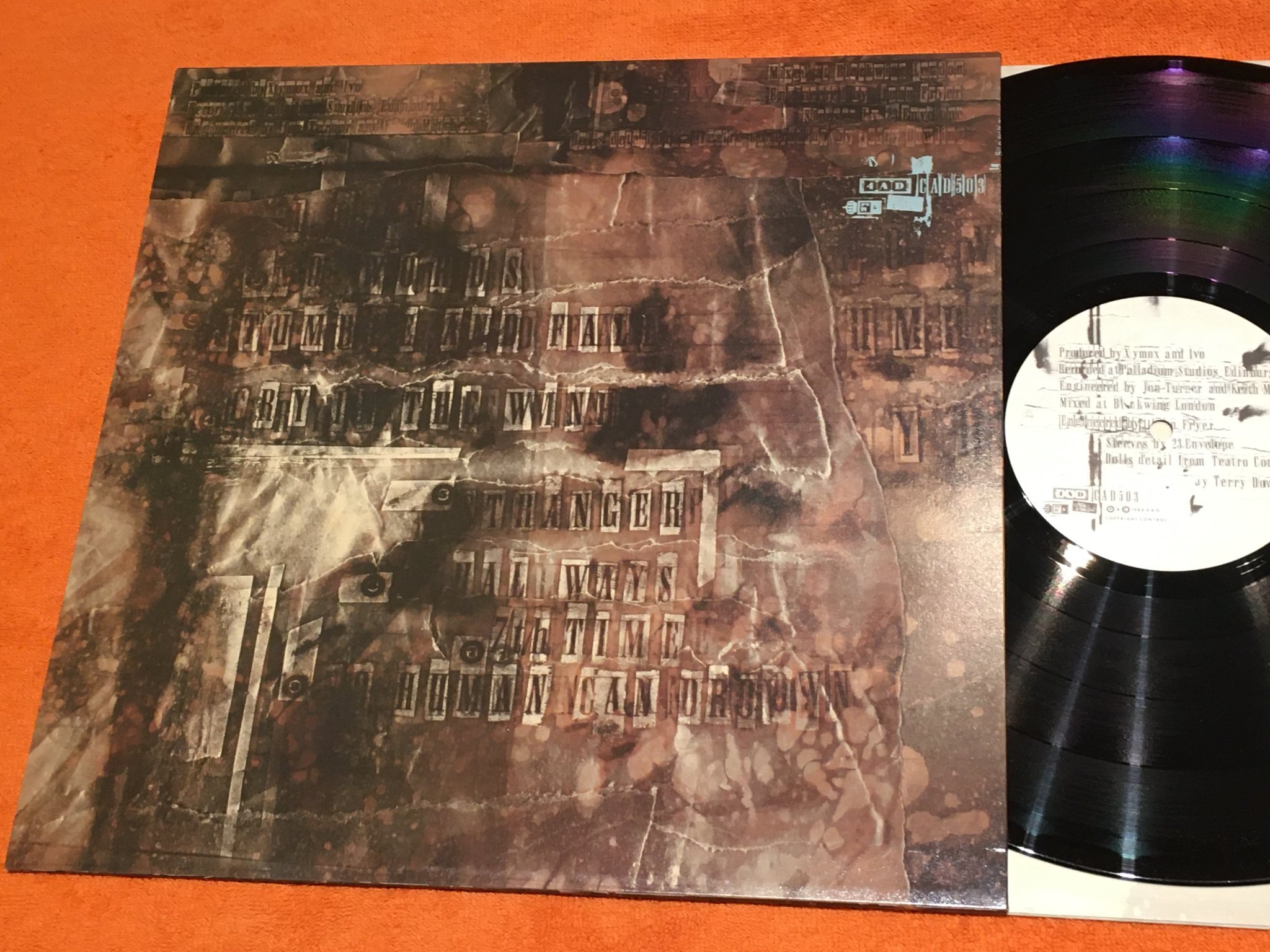 Omslagsbild för skivan CLAN OF XYMOX s/t LP -85 4AD CAD 503 