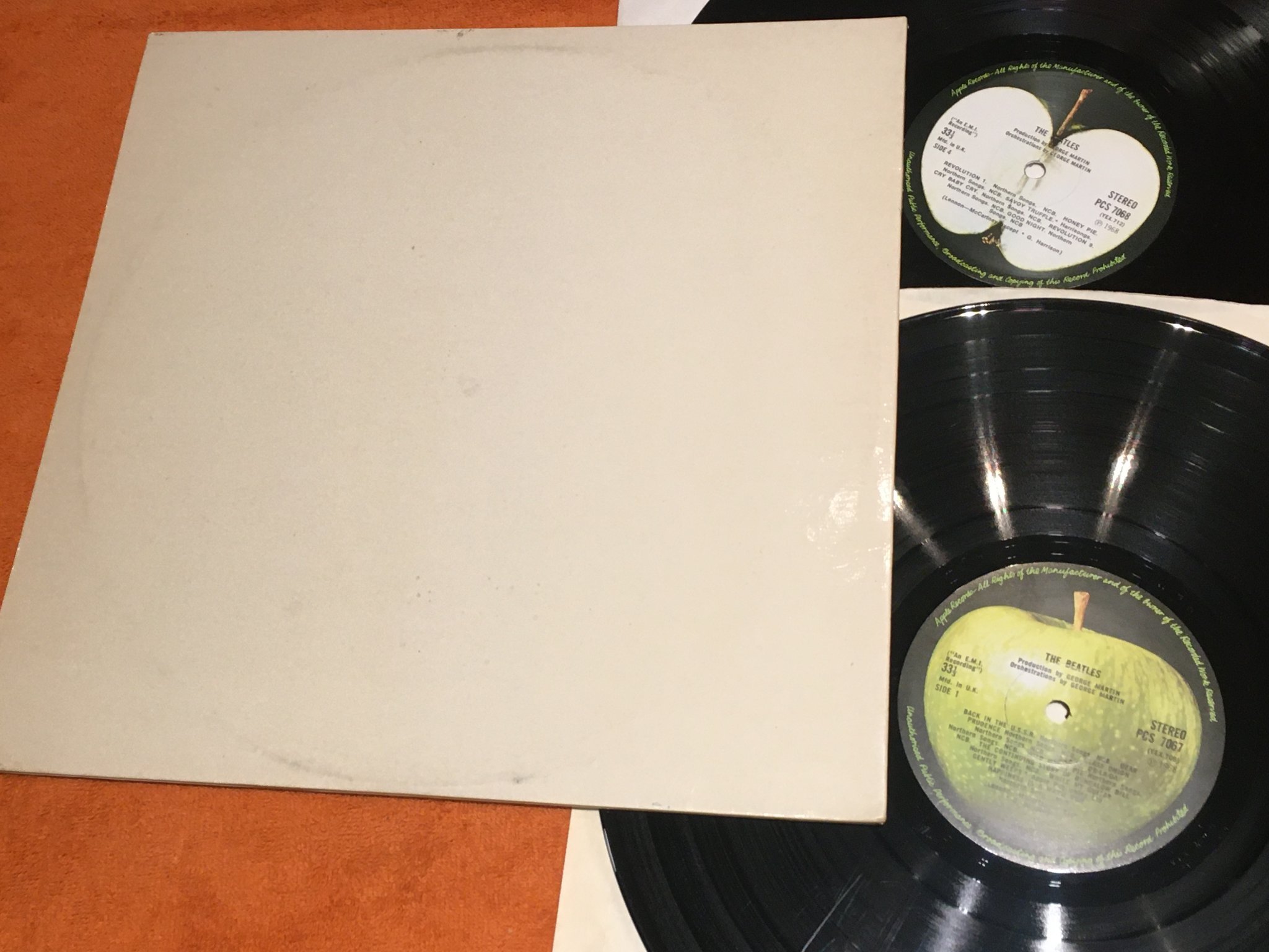 Omslagsbild för skivan THE BEATLES white album 2xLP UK APPLE PCS 7067-8