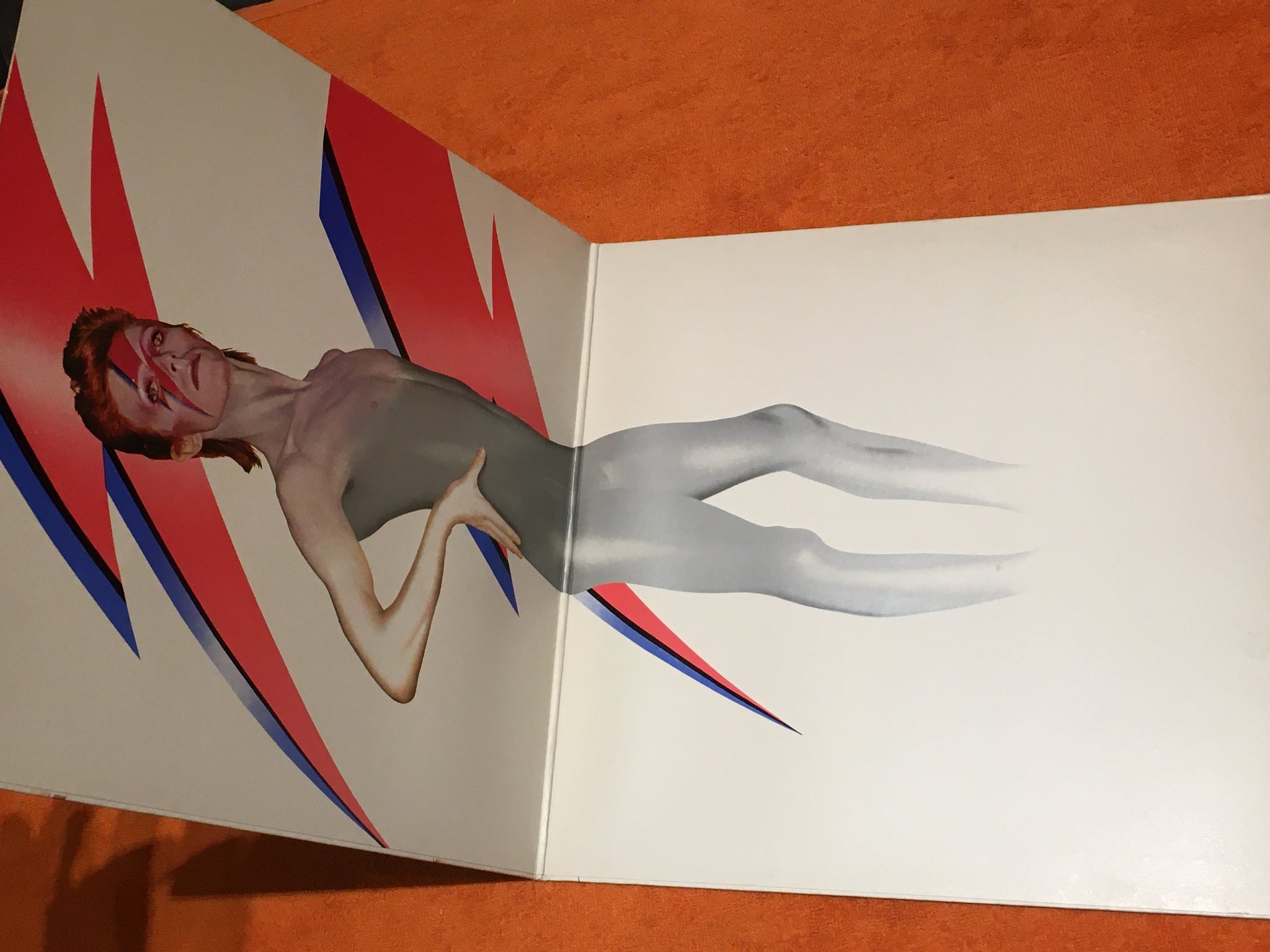 Omslagsbild för skivan DAVID BOWIE aladdin sane LP -73 Ger RCA LSP 4852