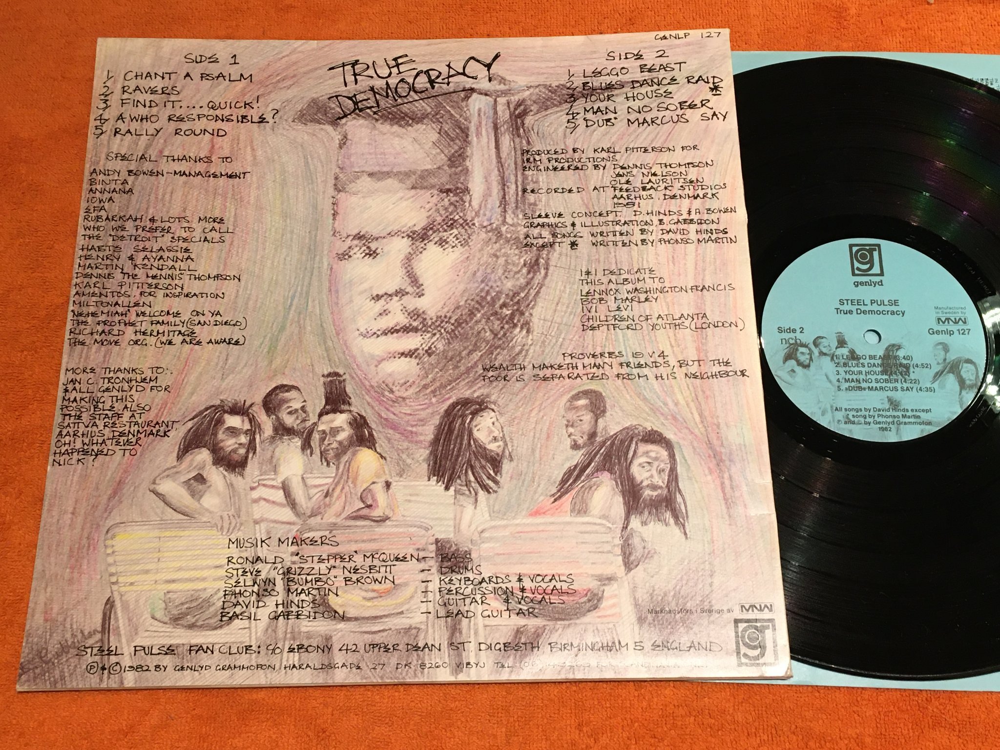 Omslagsbild för skivan STEEL PULSE true democracy LP -82 GELYD GENLP 127