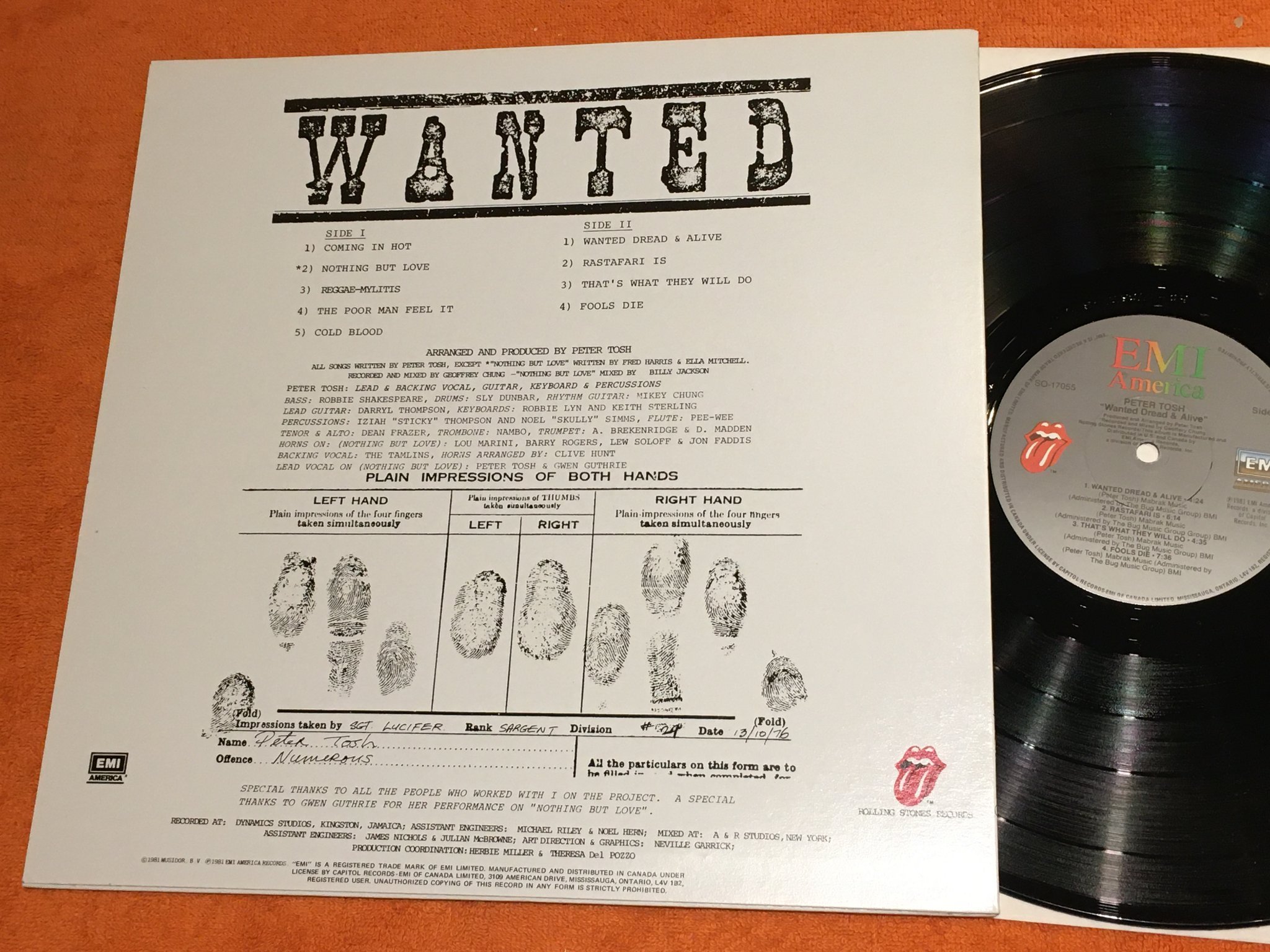 Omslagsbild för skivan PETER TOSH wanted dread or alive LP -81 EMI AMERICA SO-17055