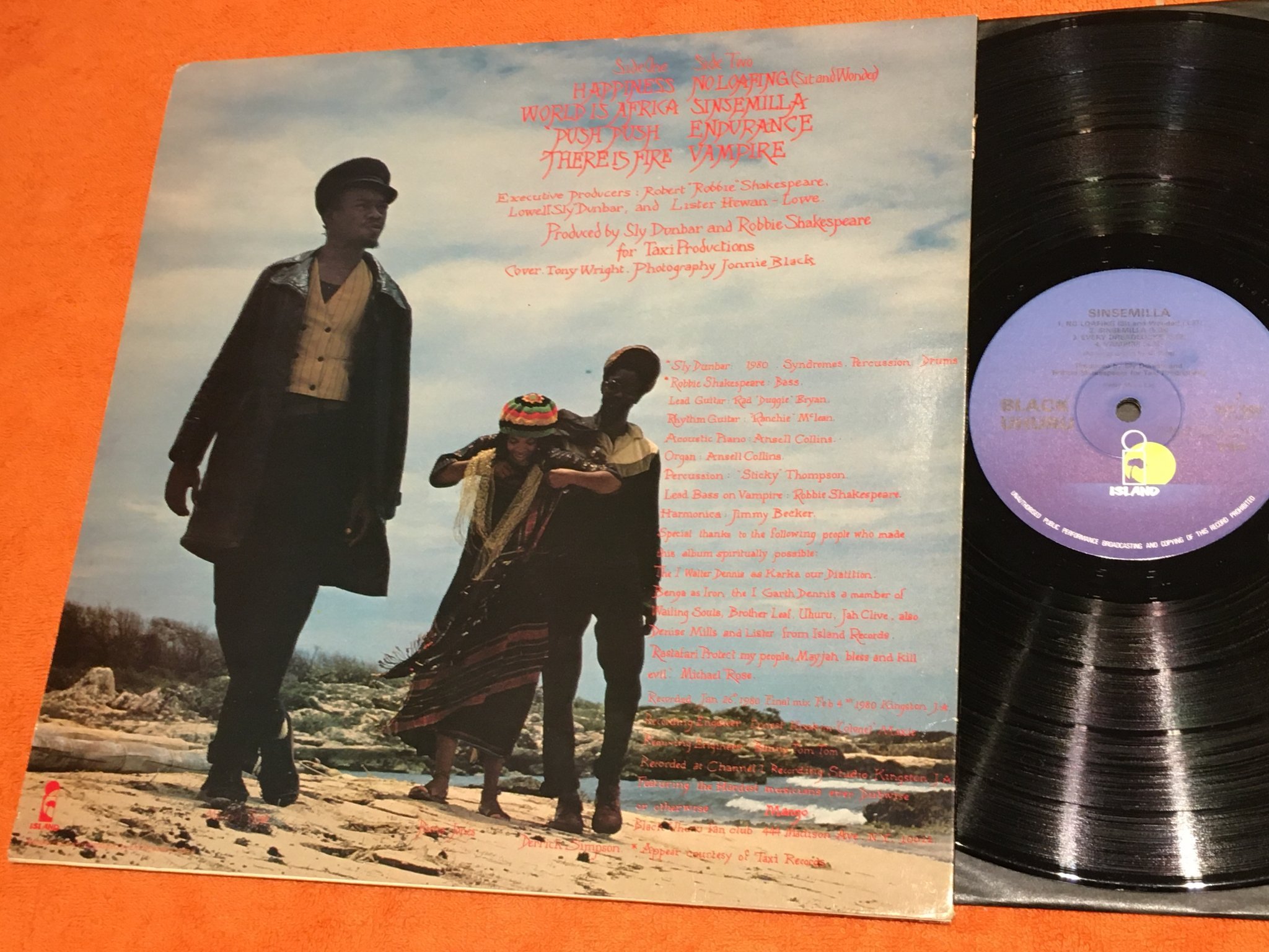 Omslagsbild för skivan BLACK UHURU sinsemilla LP -80 ISLAND ILPS 9593