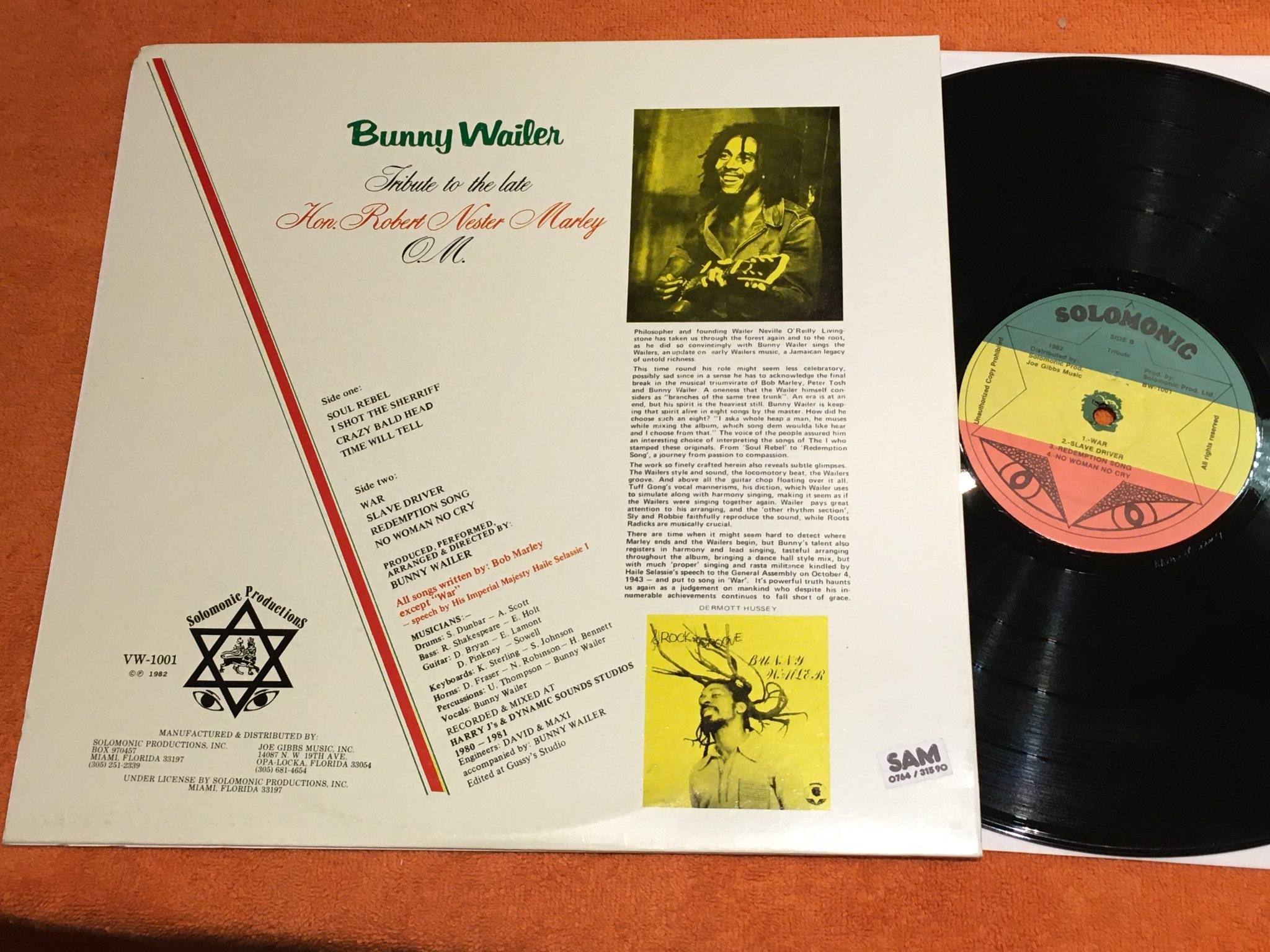 Omslagsbild för skivan BUNNY WAILER tribute LP -82 SOLOMONIC BW-1001