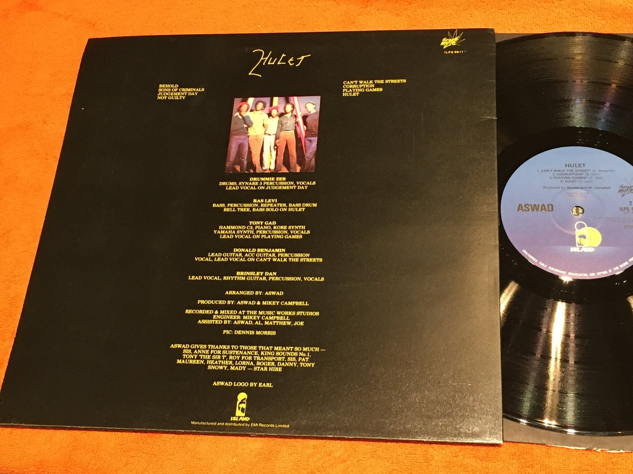 Omslagsbild för skivan ASWAD hulet LP -79 ISLAND ILPS 9611