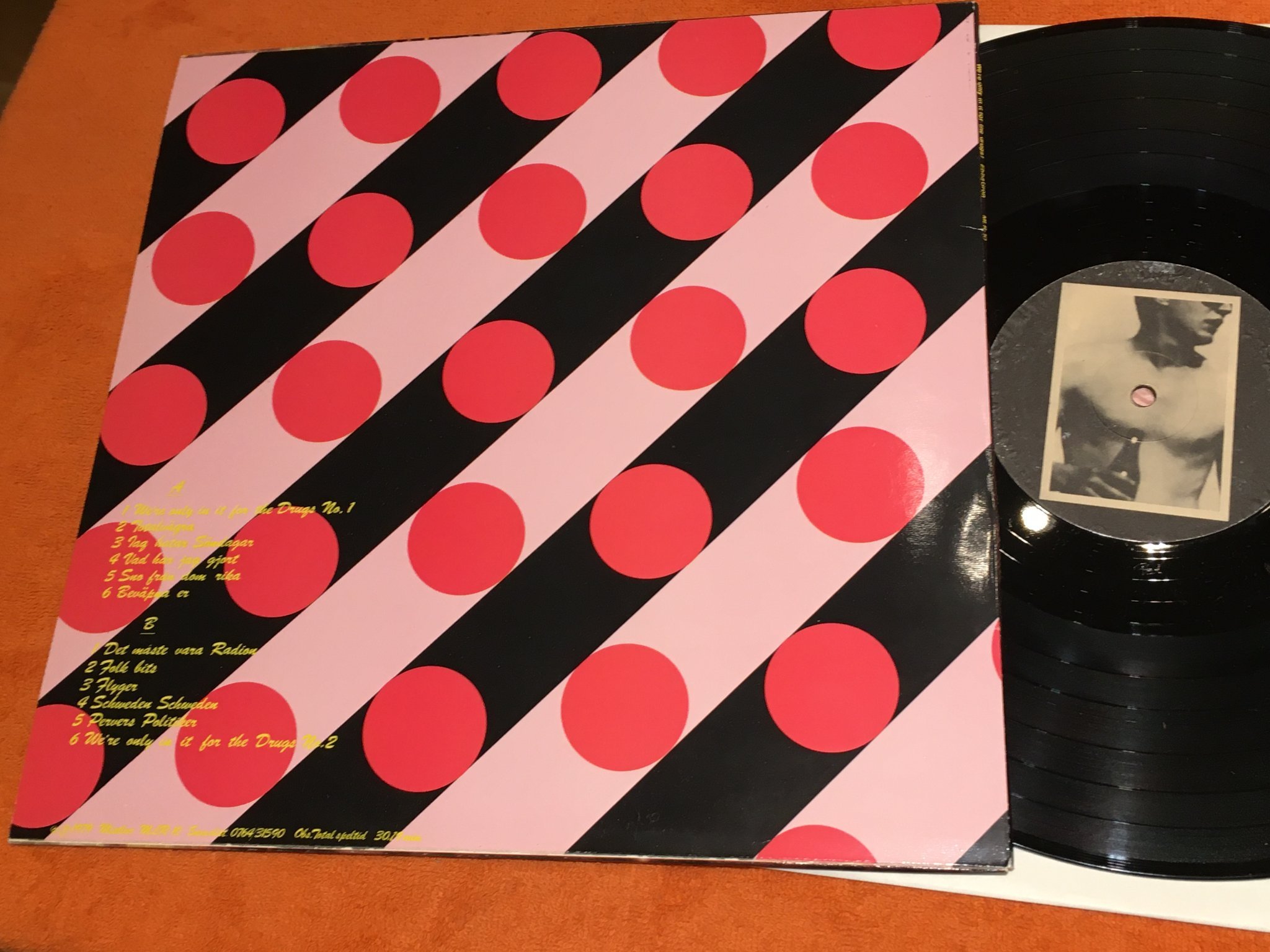 Omslagsbild för skivan EBBA GRÖN we're only in it for the drugs LP -79 Swe MISTLUR MLR10