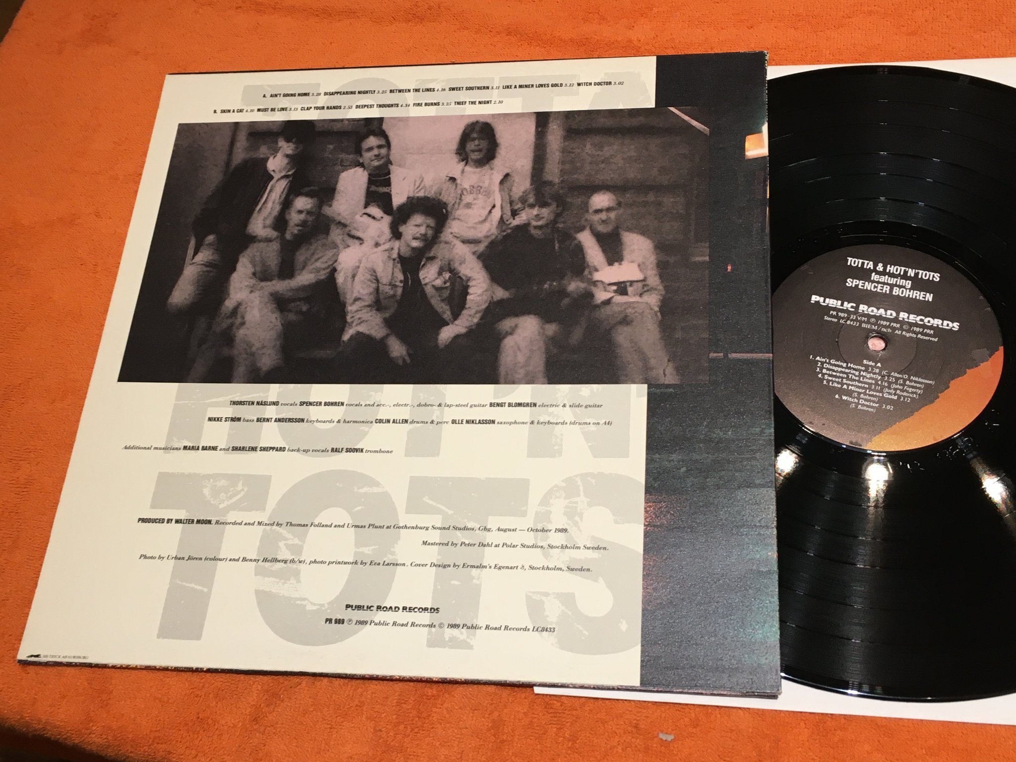 Omslagsbild för skivan TOTTA & HOT N' TOTS LP -89 Swe PUBLIC ROAD RECORDS PR 989