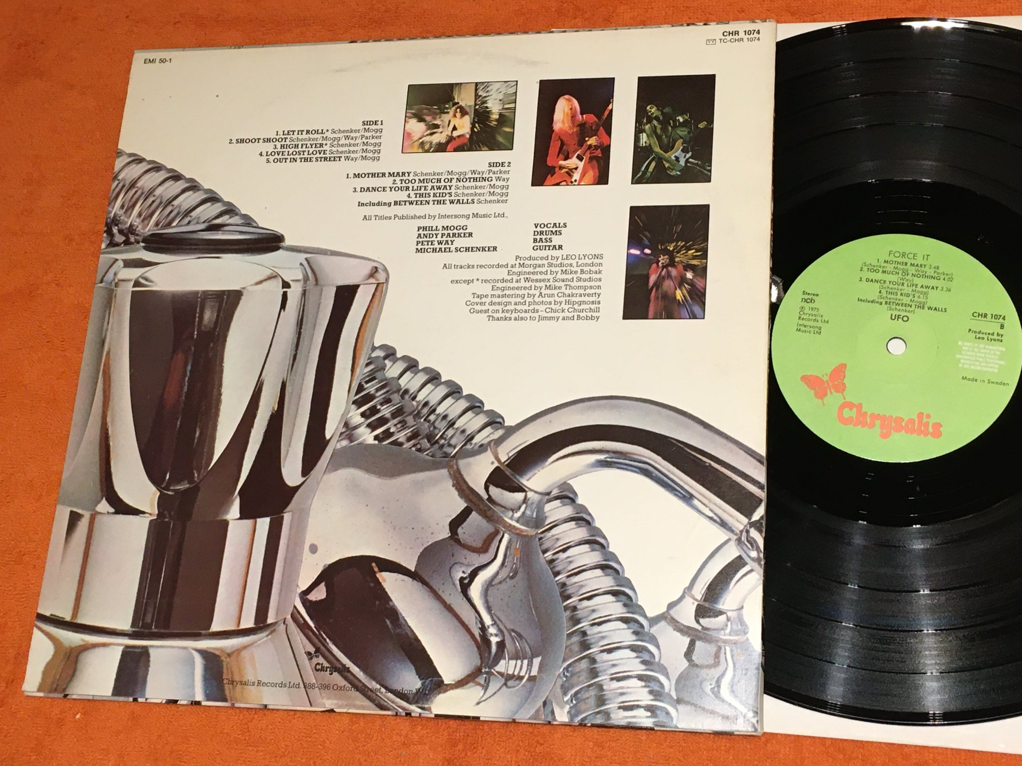 Omslagsbild för skivan UFO force it LP -75 Swe CHRYSALIS CHR 1074