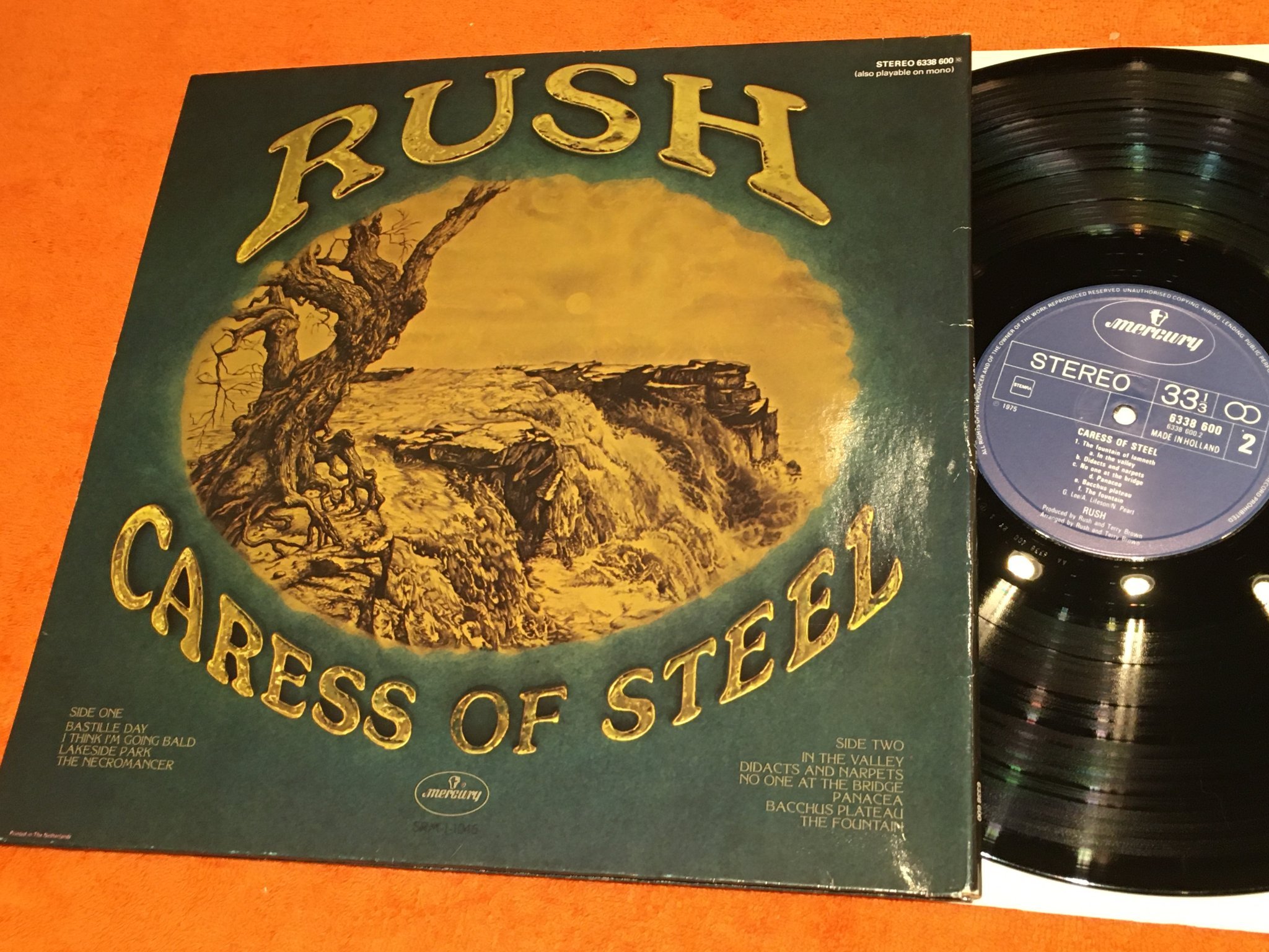 Omslagsbild för skivan RUSH caress of steel LP -75 Hol MERCURY 6338 600