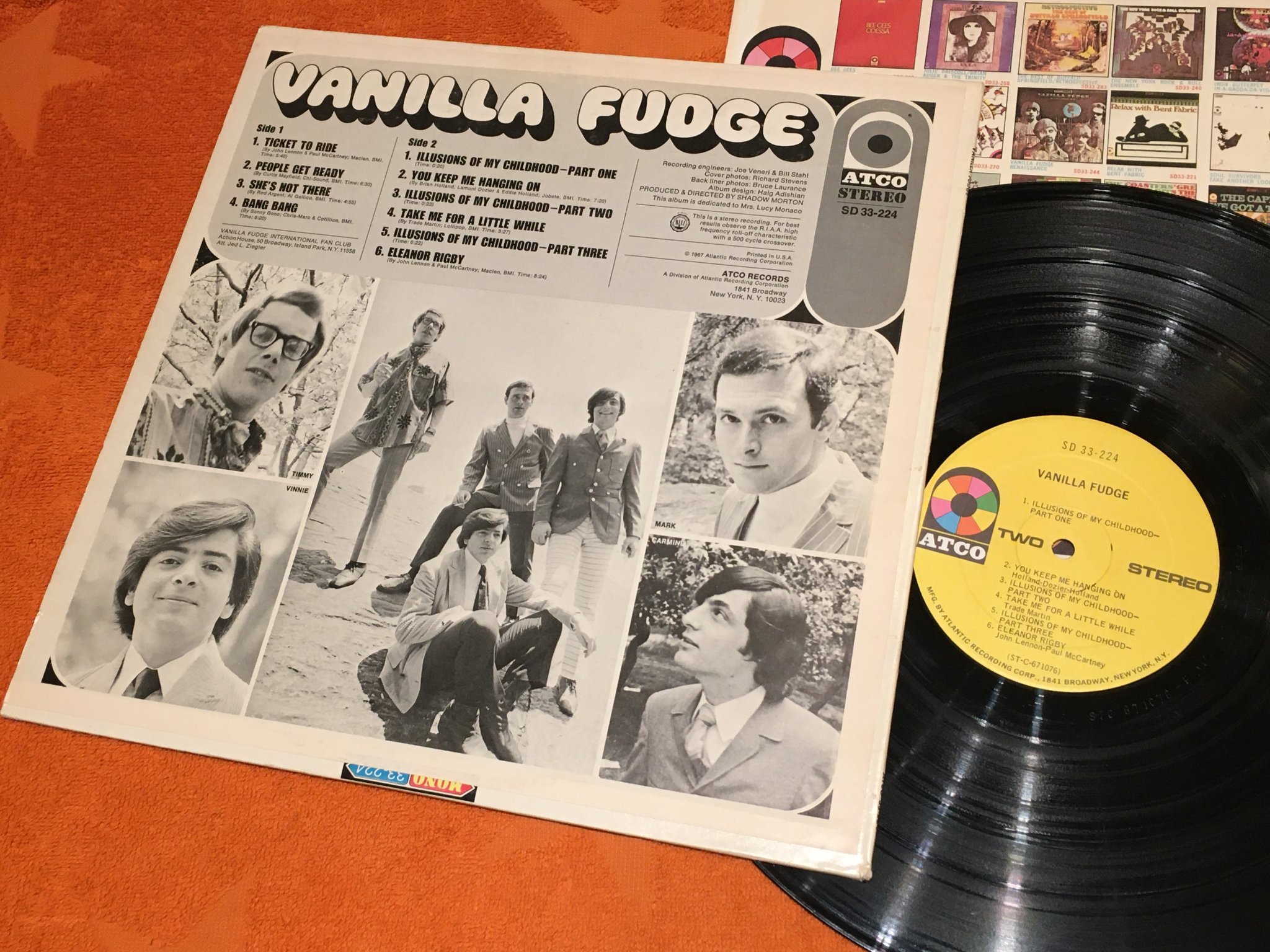 Omslagsbild för skivan VANILLA FUDGE s/t LP -67 US ATCO SD 33-224 golden award sticker