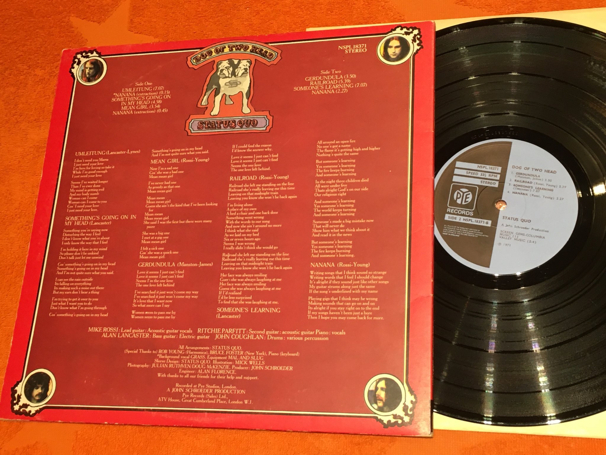 Omslagsbild för skivan STATUS QUO dog on two head LP -71 UK PYE NSLP 18371