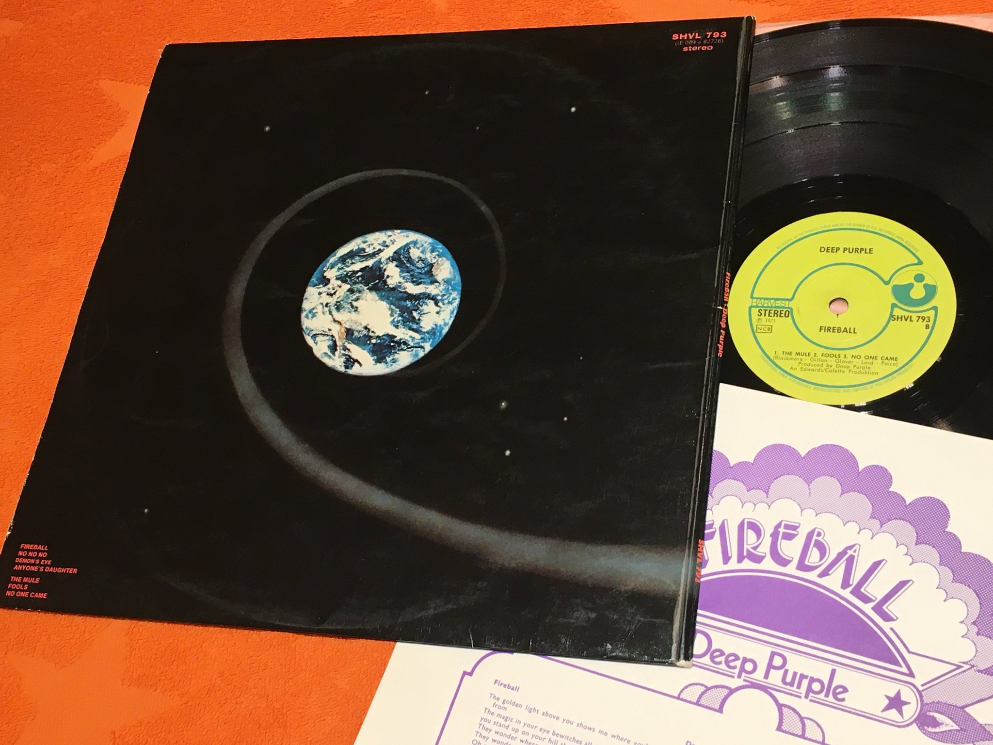 Omslagsbild för skivan DEEP PURPLE fireball LP -71 HARVEST SHVL 793