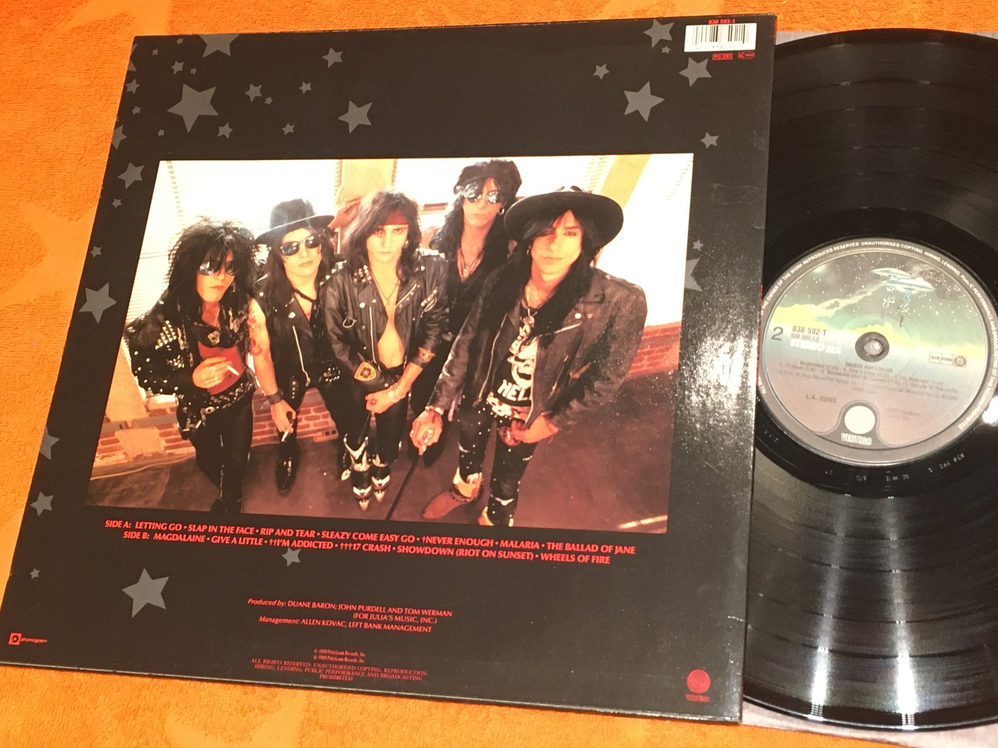 Omslagsbild för skivan LA GUNS  cocked & loaded LP -89 VERTIGO 838 592-1